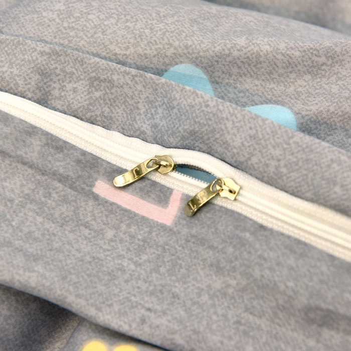 91家纺网 家纺一手货源 找家纺 朵希曼 2026新款印花全棉13372学生三件套系列 恬爱灰