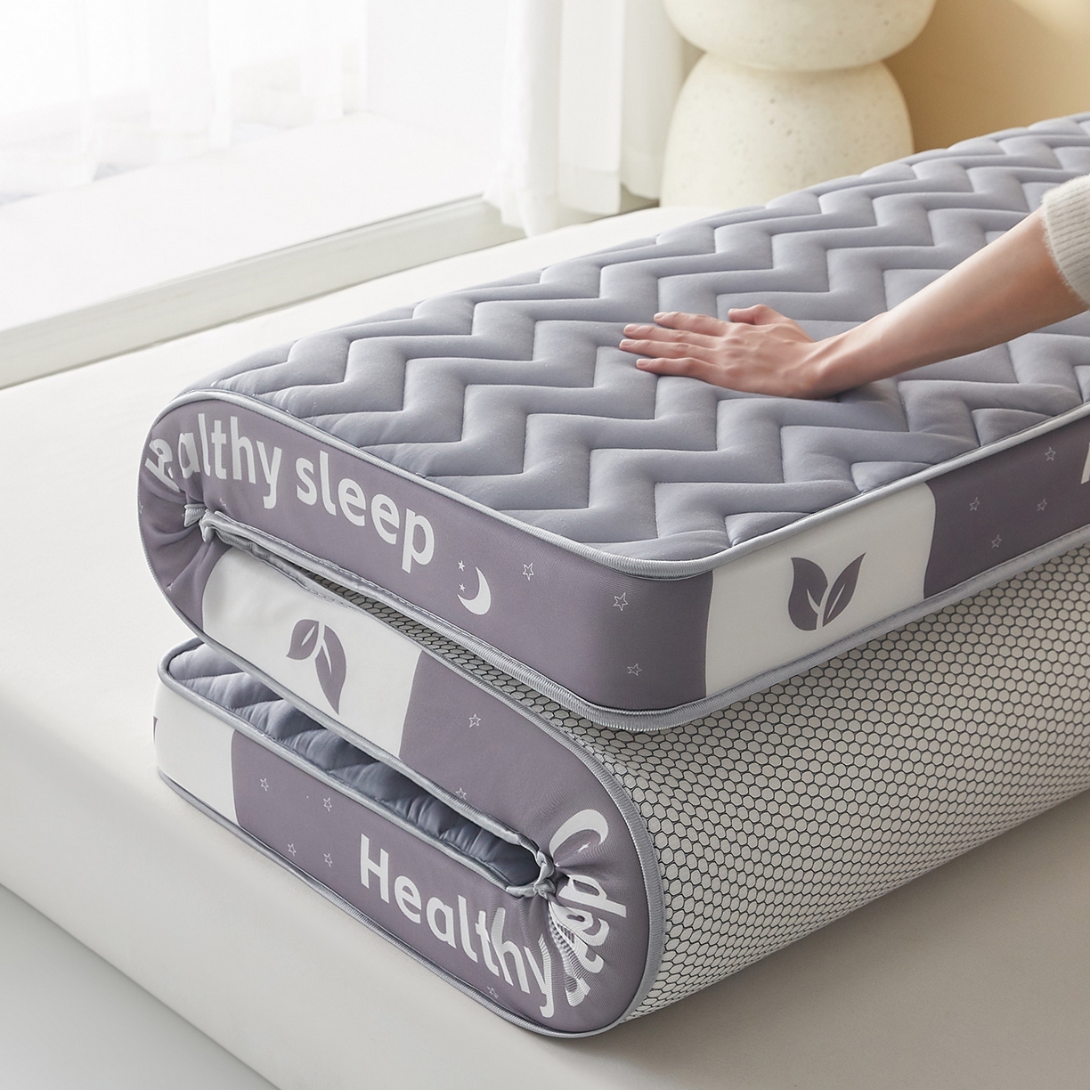 91家纺网 家纺一手货源 找家纺 月茶家纺 2026新款立体三色波浪乳胶海绵床垫 灰色9cm