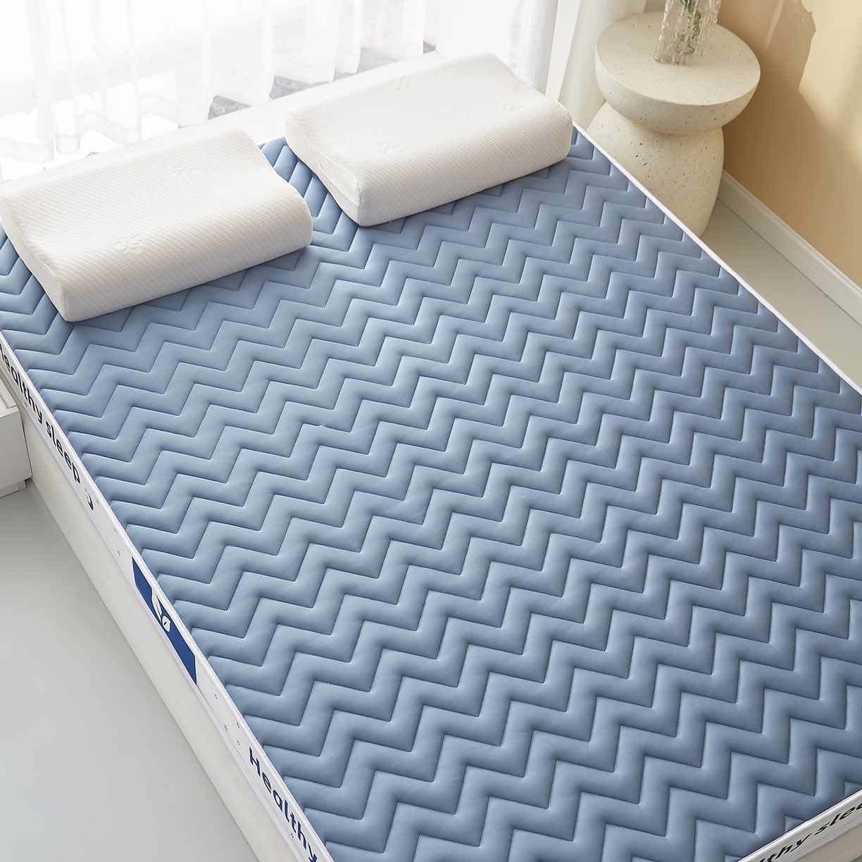 91家纺网 家纺一手货源 找家纺 月茶家纺 2026新款立体三色波浪乳胶海绵床垫 蓝色9cm