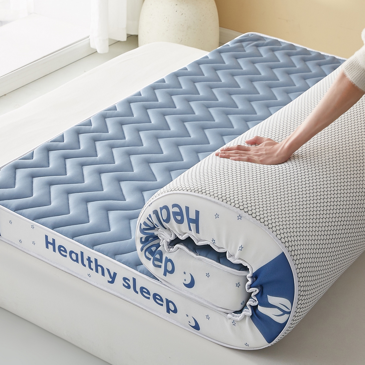 91家纺网 家纺一手货源 找家纺 月茶家纺 2026新款立体三色波浪乳胶海绵床垫 蓝色6cm