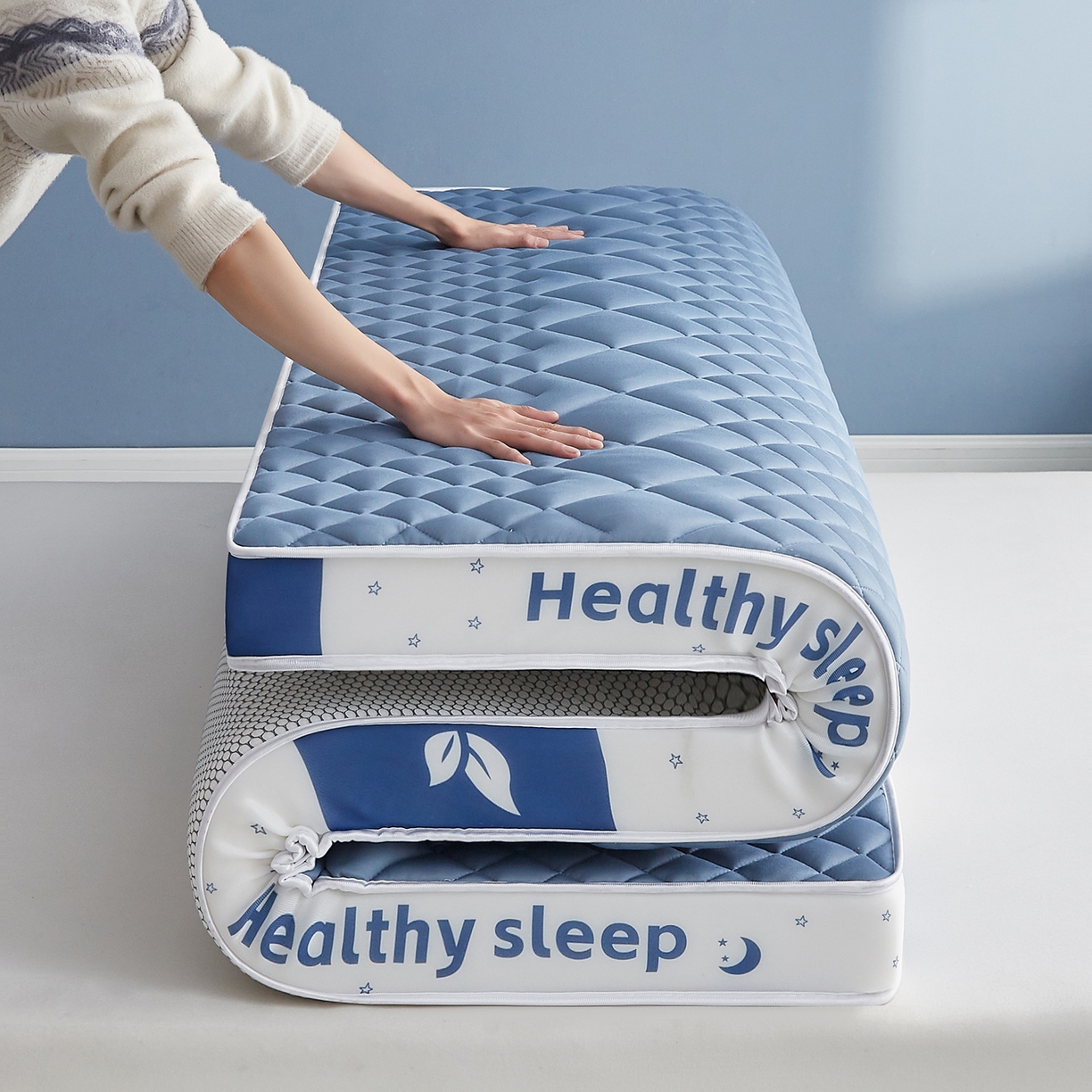 91家纺网 家纺一手货源 找家纺 月茶家纺 2026新款立体三色菱格乳胶海绵床垫 蓝色9cm