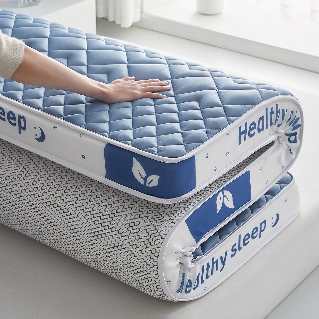 91家纺网 家纺一手货源 找家纺 月茶家纺 2026新款立体三色菱格乳胶海绵床垫 蓝色6cm