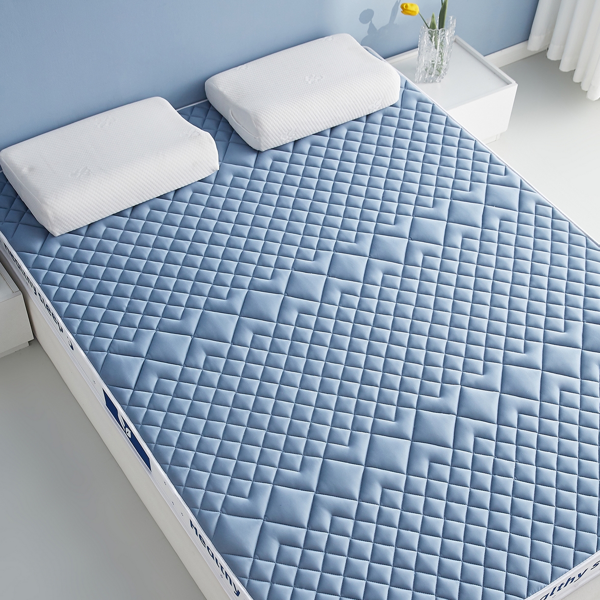 91家纺网 家纺一手货源 找家纺 月茶家纺 2026新款立体三色菱格乳胶海绵床垫 蓝色6cm