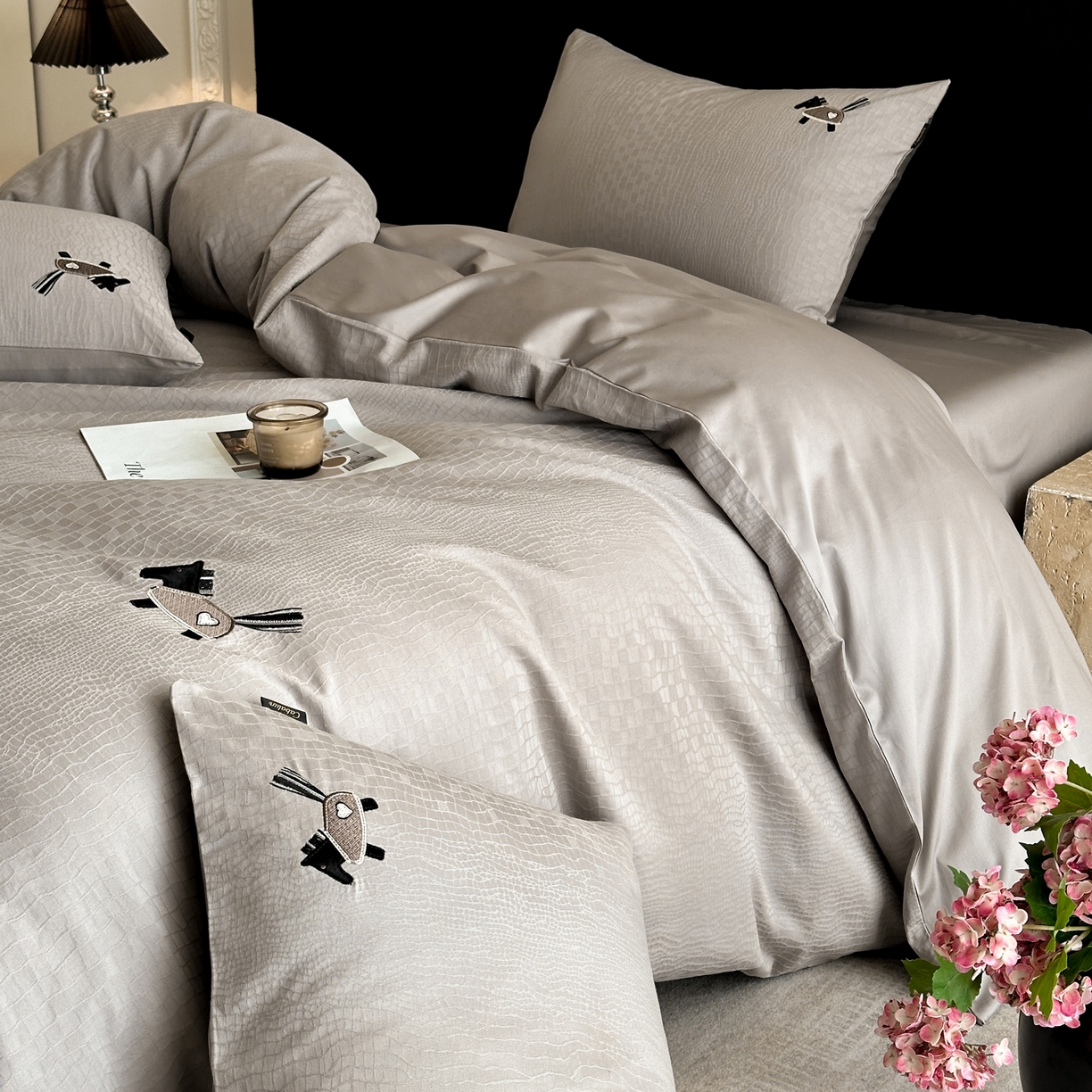 91家纺网 家纺一手货源 找家纺 卡巴伦家纺 2026新款全棉纯棉厚织提花四件套 喜马拉雅-雅士灰