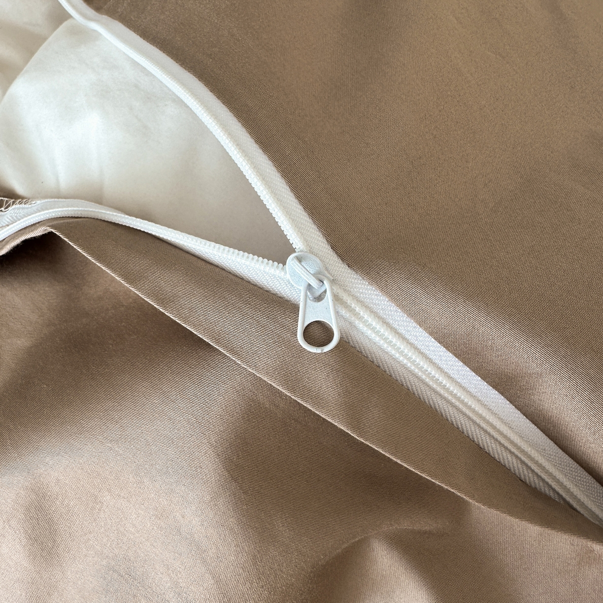 91家纺网 家纺一手货源 找家纺 卡巴伦家纺 2026新款全棉纯棉厚织提花四件套 艾比-米咖