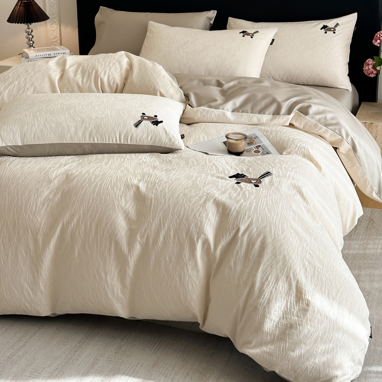 91家纺网 家纺一手货源 找家纺 卡巴伦家纺 2026新款全棉纯棉厚织提花四件套 艾比-奶茶