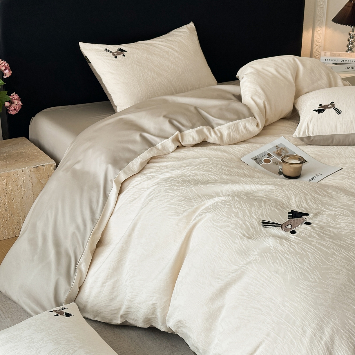 91家纺网 家纺一手货源 找家纺 卡巴伦家纺 2026新款全棉纯棉厚织提花四件套 艾比-奶茶