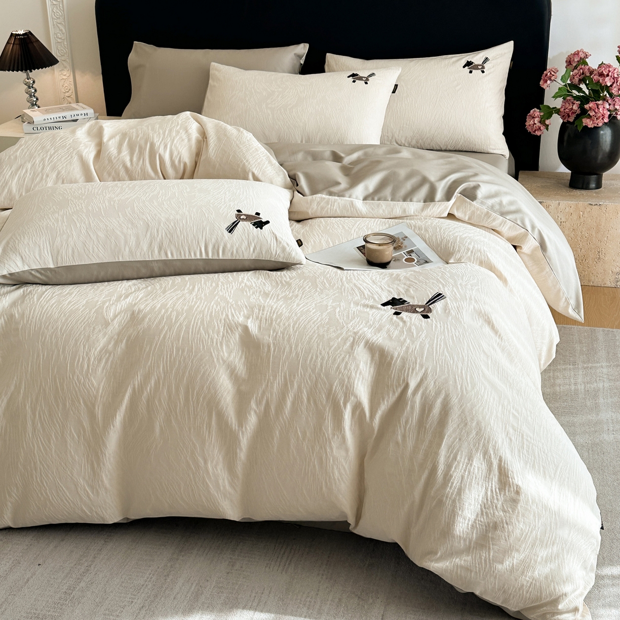 91家纺网 家纺一手货源 找家纺 卡巴伦家纺 2026新款全棉纯棉厚织提花四件套 艾比-奶茶