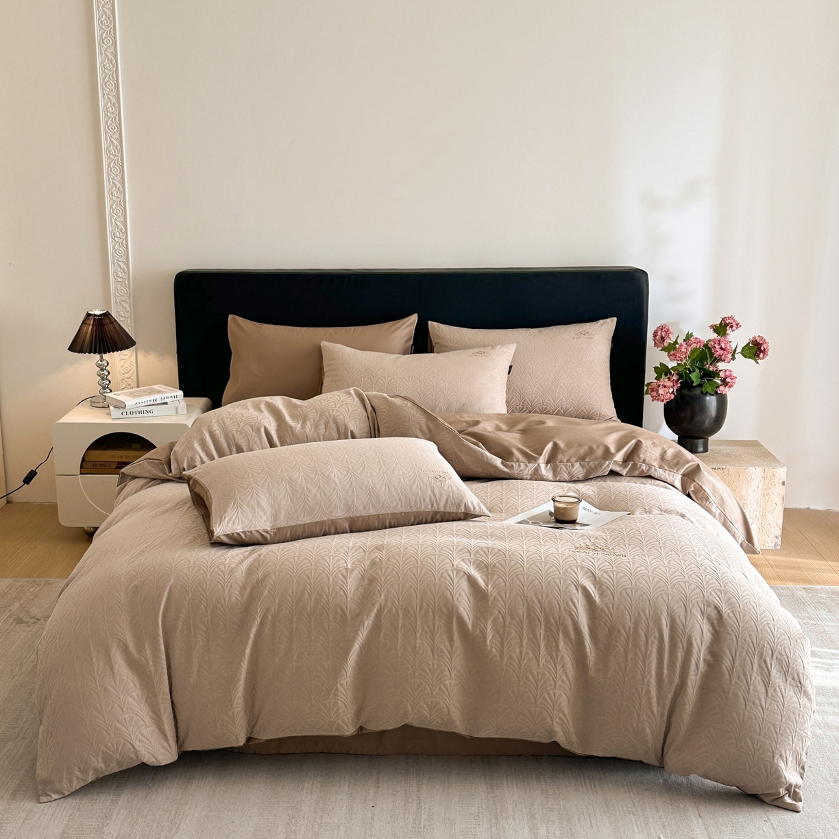 91家纺网 家纺一手货源 找家纺 卡巴伦家纺 2026新款全棉纯棉厚织提花四件套 王室皇冠-咖