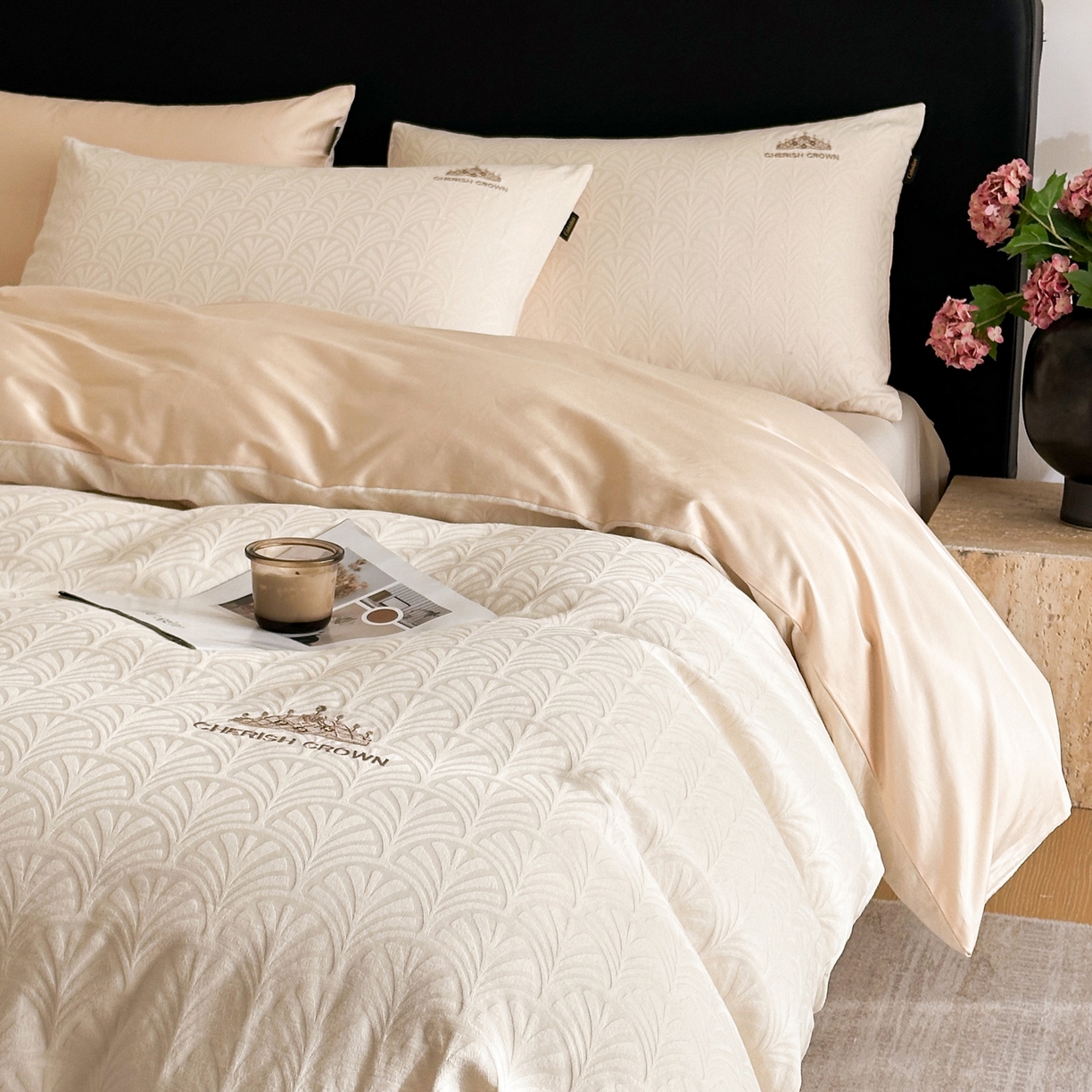 91家纺网 家纺一手货源 找家纺 卡巴伦家纺 2026新款全棉纯棉厚织提花四件套 王室皇冠-米杏