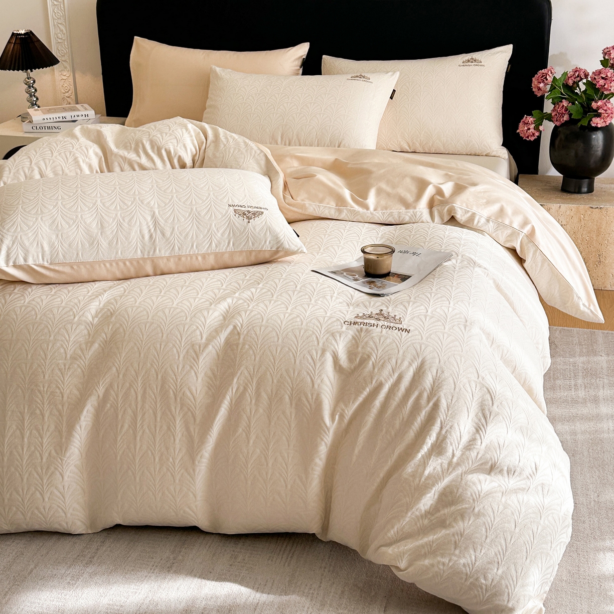 91家纺网 家纺一手货源 找家纺 卡巴伦家纺 2026新款全棉纯棉厚织提花四件套 王室皇冠-米杏