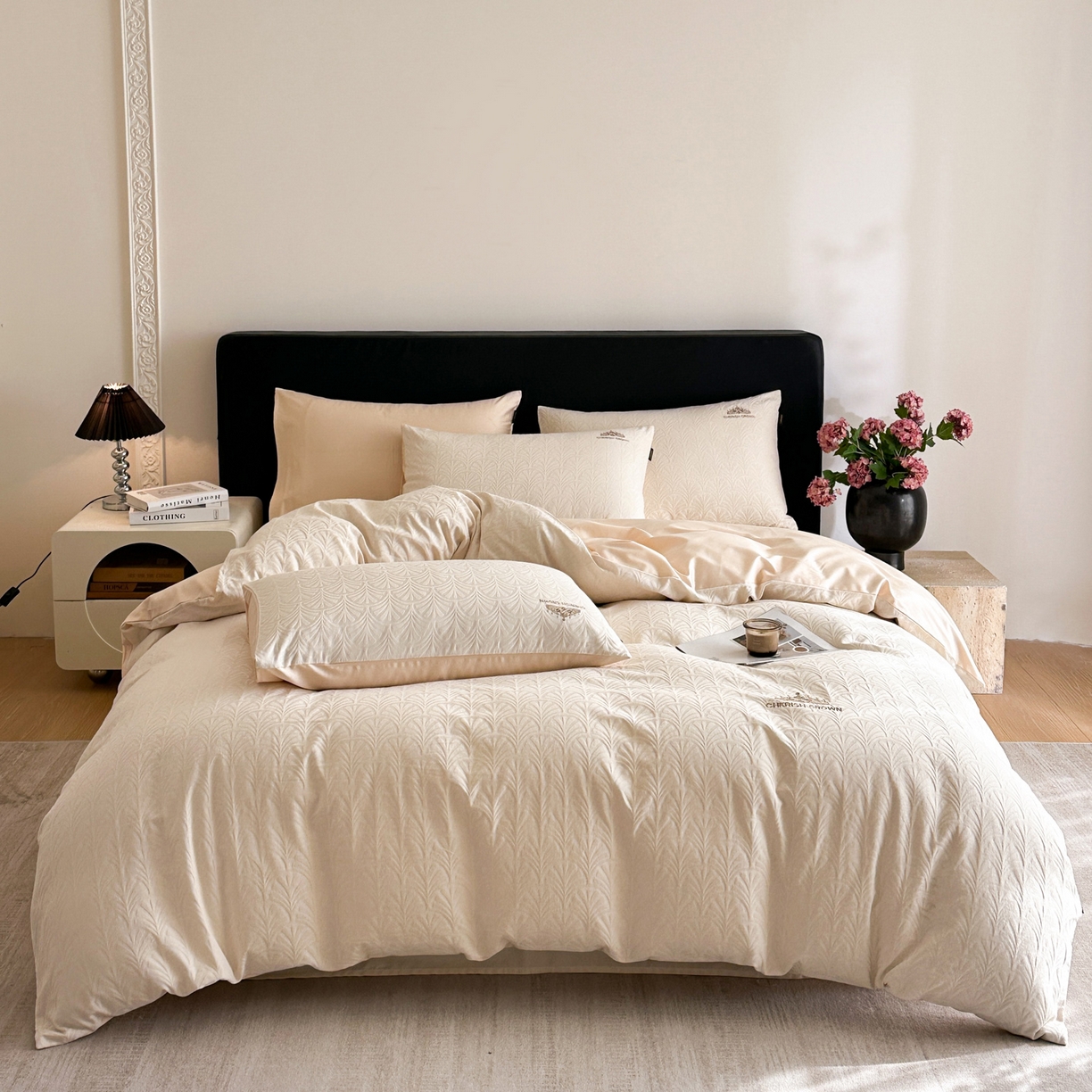 91家纺网 家纺一手货源 找家纺 卡巴伦家纺 2026新款全棉纯棉厚织提花四件套 王室皇冠-米杏