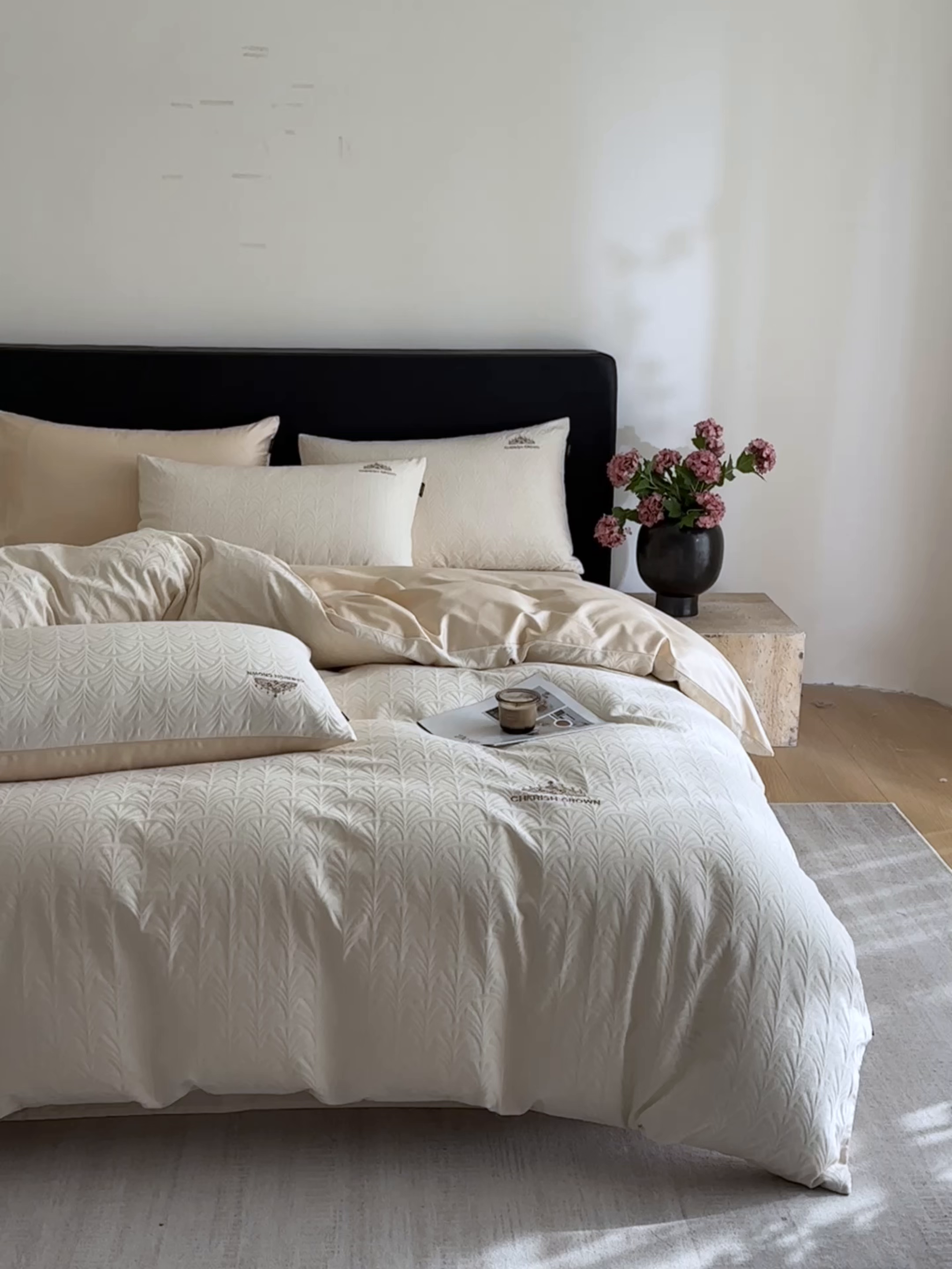 91家纺网 家纺一手货源 找家纺 卡巴伦家纺 2026新款全棉纯棉厚织提花四件套 王室皇冠-米杏