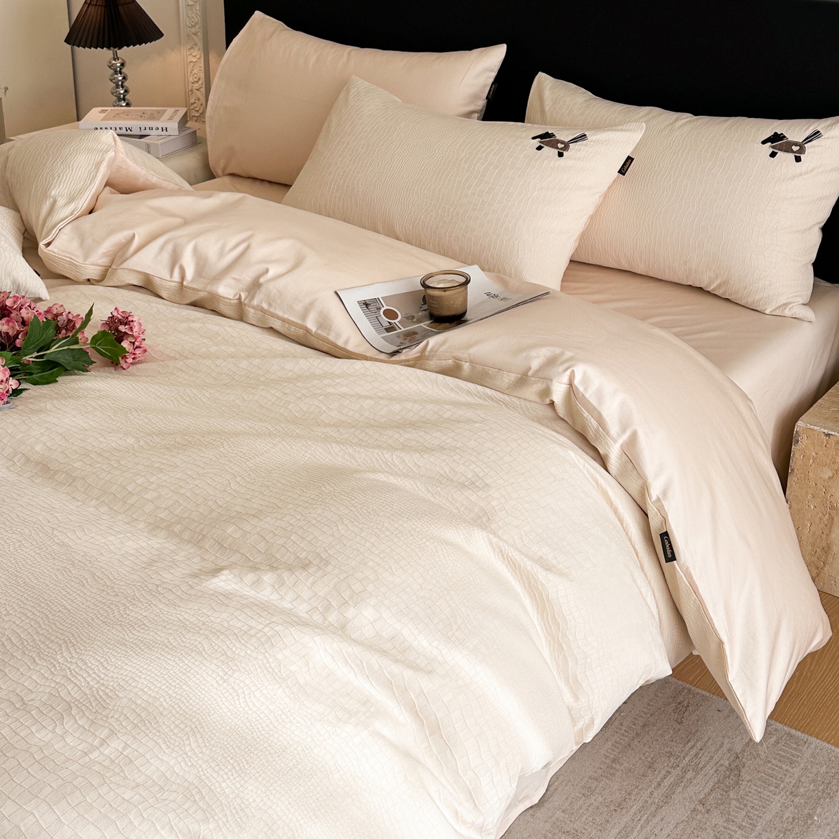 91家纺网 家纺一手货源 找家纺 卡巴伦家纺 2026新款全棉纯棉厚织提花四件套 喜马拉雅-米杏