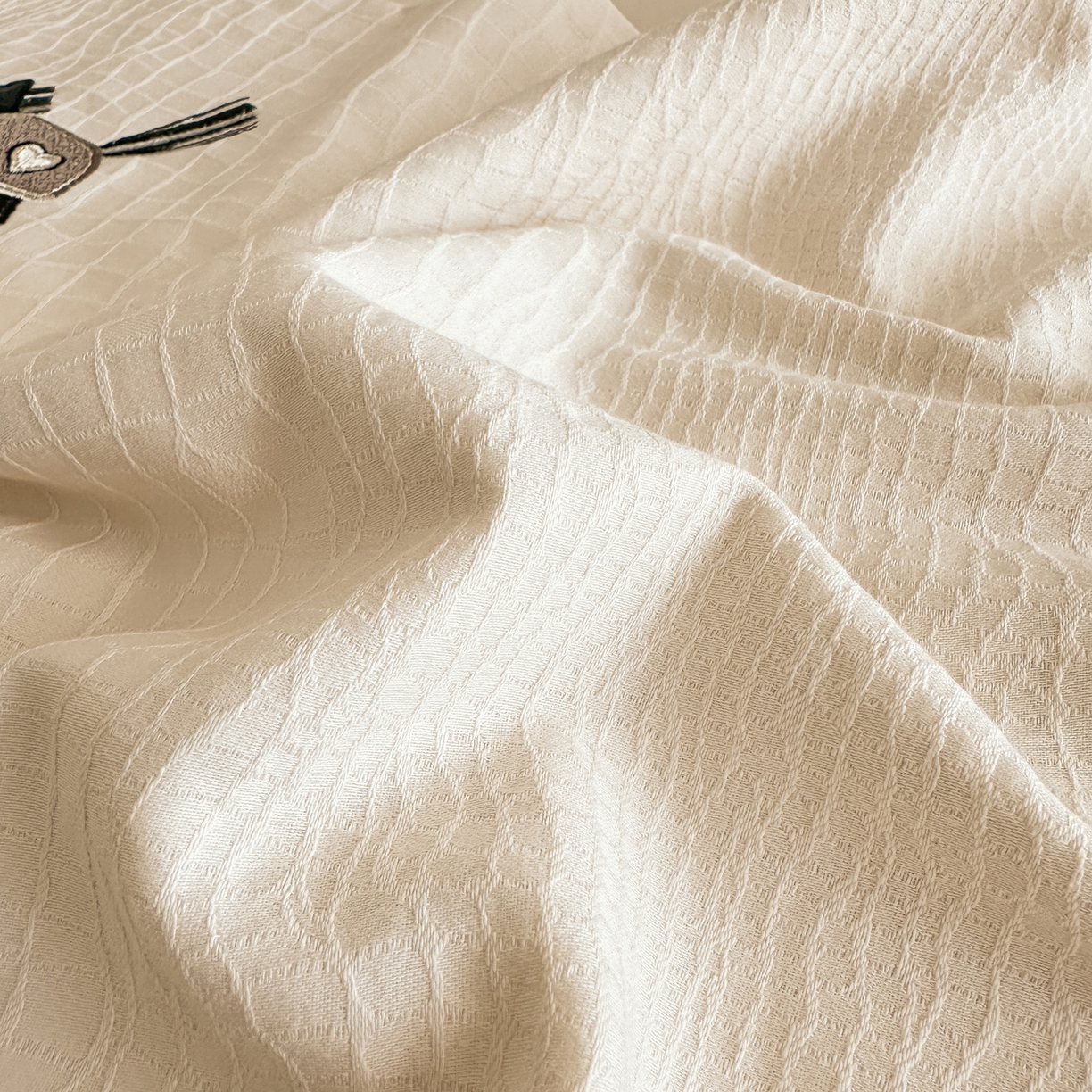 91家纺网 家纺一手货源 找家纺 卡巴伦家纺 2026新款全棉纯棉厚织提花四件套 喜马拉雅-米杏