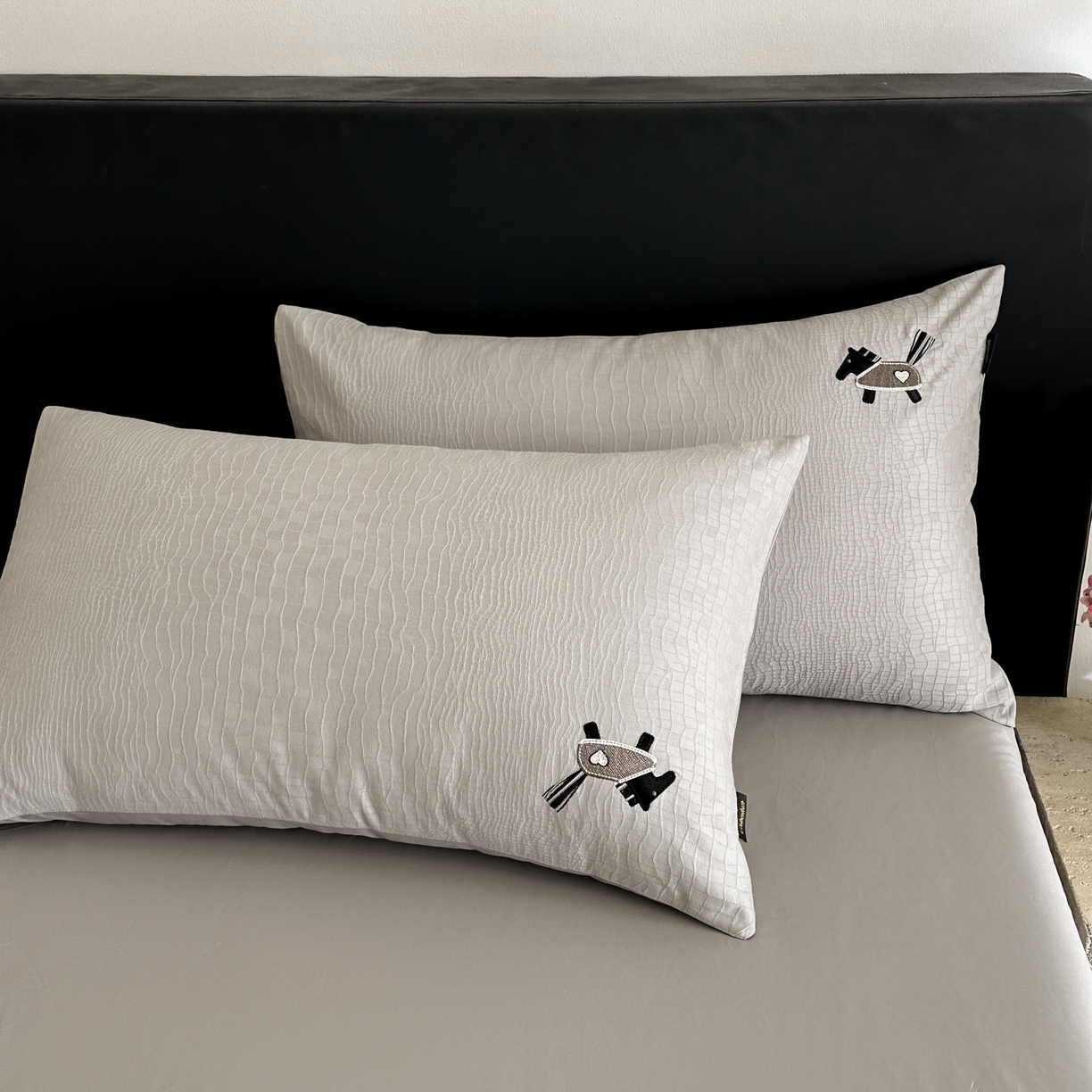 91家纺网 家纺一手货源 找家纺 卡巴伦家纺 2026新款全棉纯棉厚织提花四件套 喜马拉雅-雅士灰