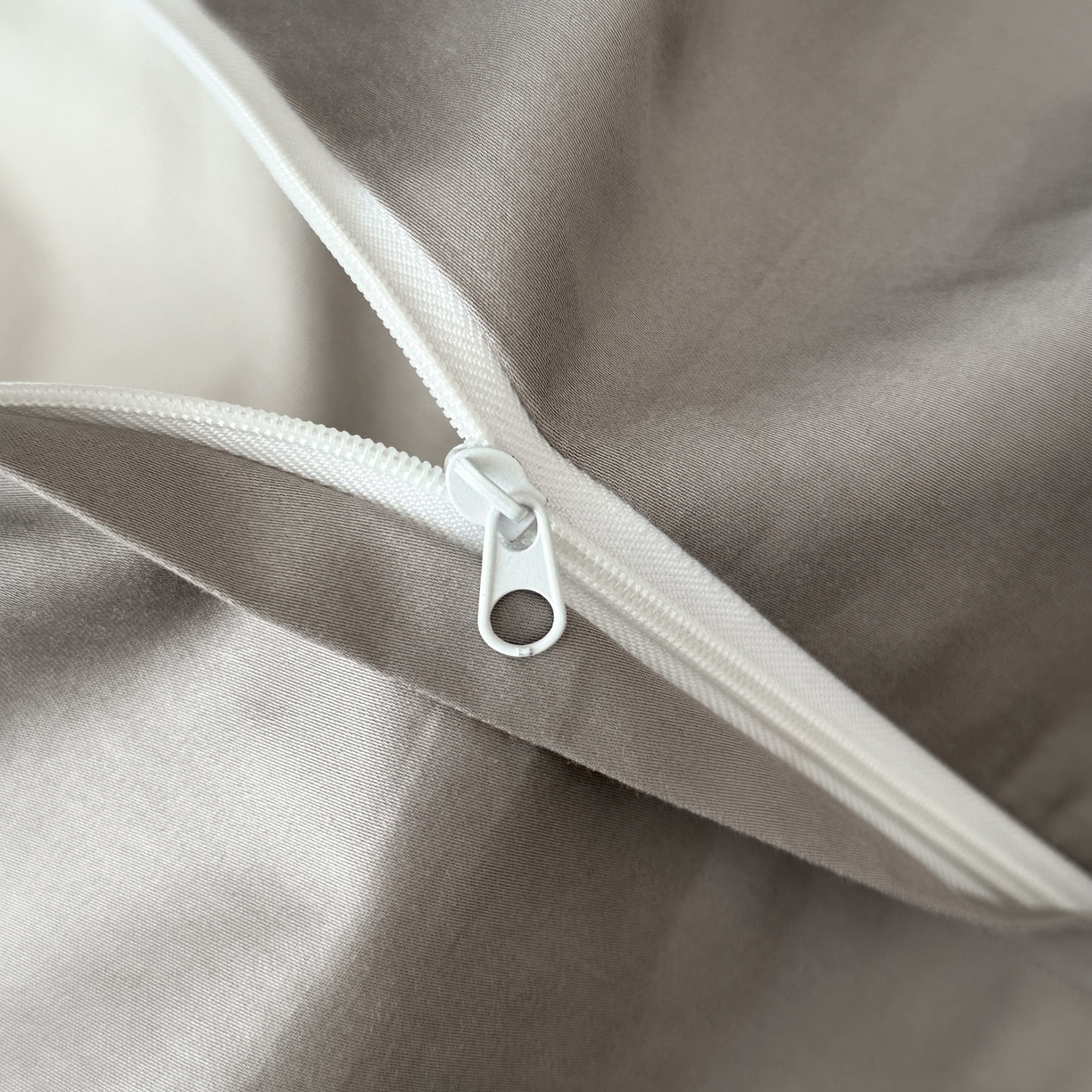 91家纺网 家纺一手货源 找家纺 卡巴伦家纺 2026新款全棉纯棉厚织提花四件套 喜马拉雅-雅士灰