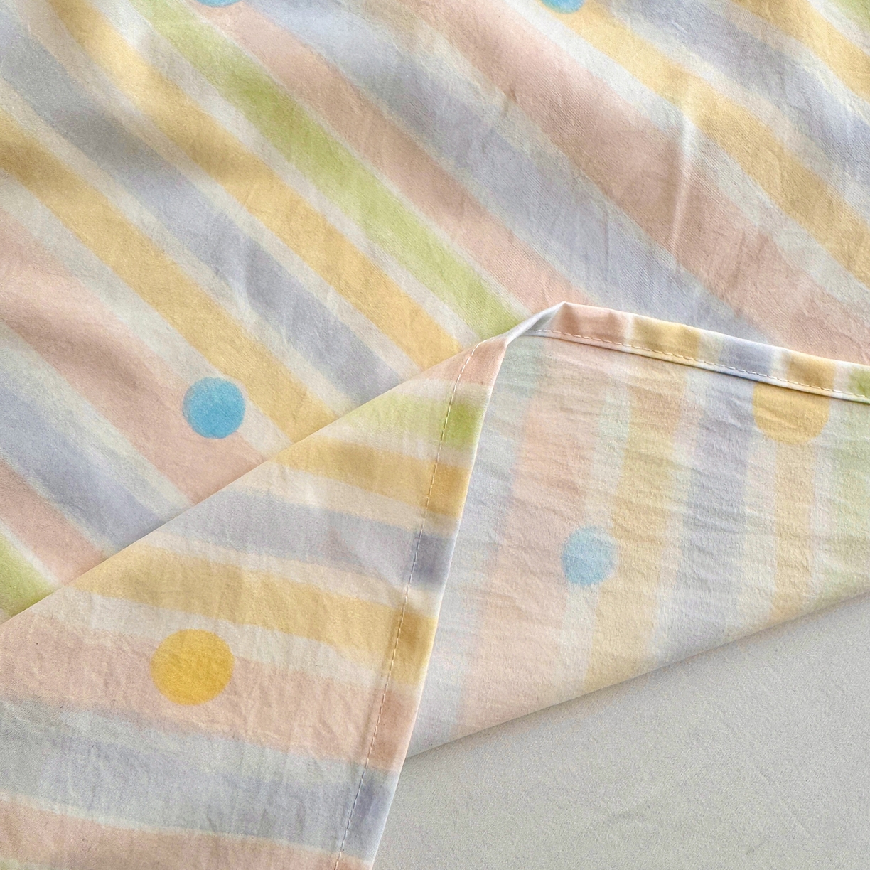 91家纺网 家纺一手货源 找家纺 沐芷 2026 【提供买家秀】A类单床单古法水洗仿棉 单人双人床单三件套 彩虹跳跳糖