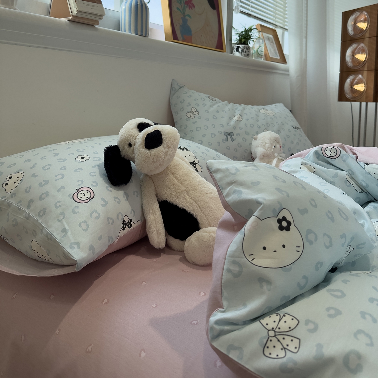 91家纺网 家纺一手货源 找家纺 呗旺鹿 2026春夏新款全棉纯棉40支12868卡通ins风四件套 H蓝豹纹咪咪狗