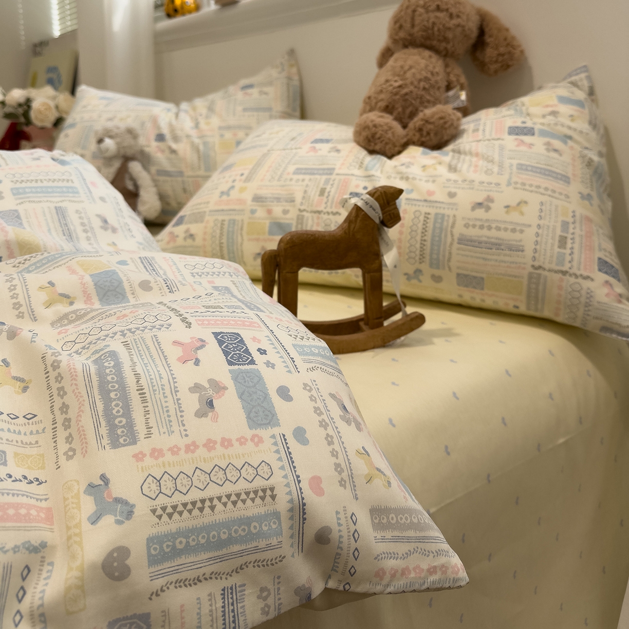 91家纺网 家纺一手货源 找家纺 呗旺鹿 2026春夏新款全棉纯棉40支12868卡通ins风四件套 奔腾小马