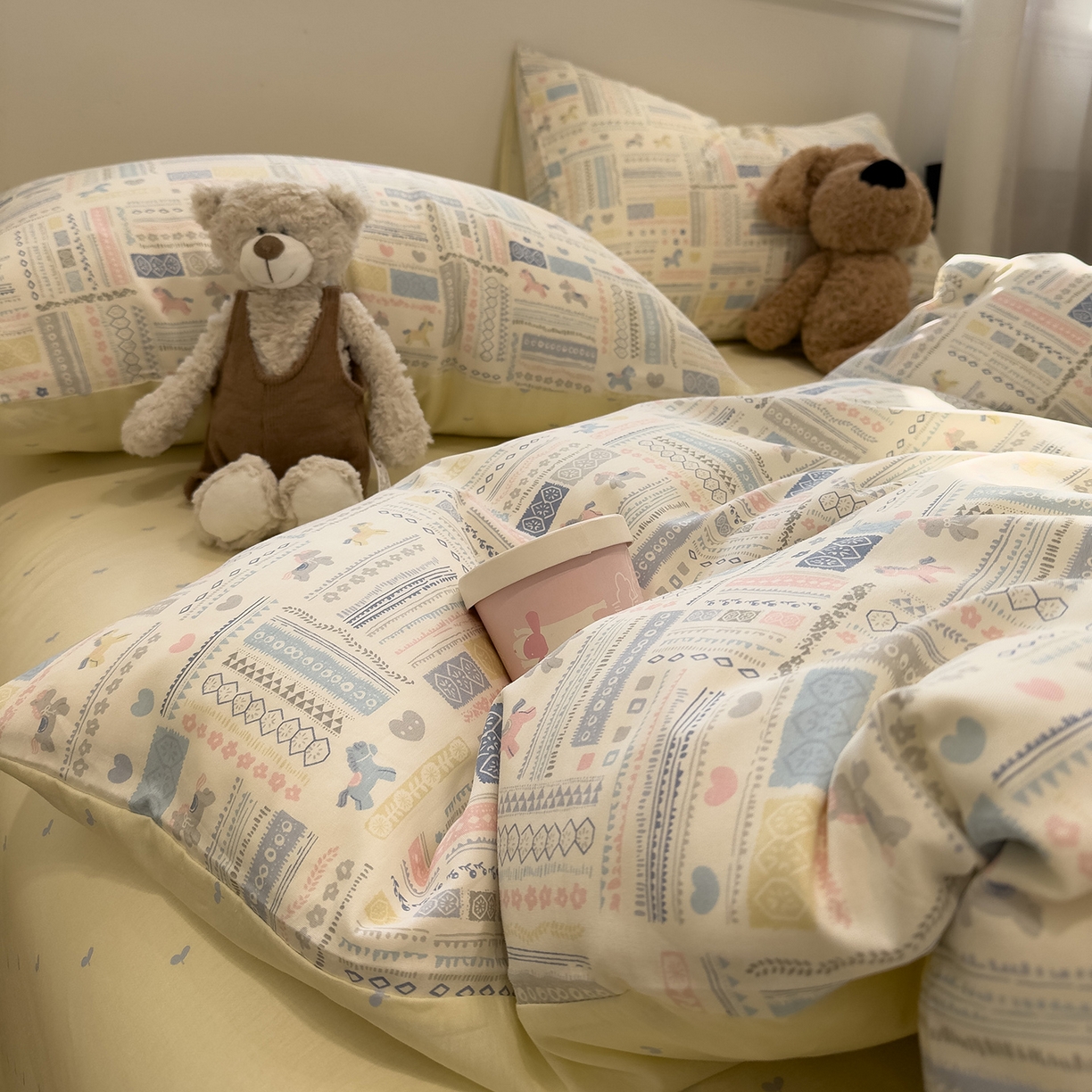 91家纺网 家纺一手货源 找家纺 呗旺鹿 2026春夏新款全棉纯棉40支12868卡通ins风四件套 奔腾小马