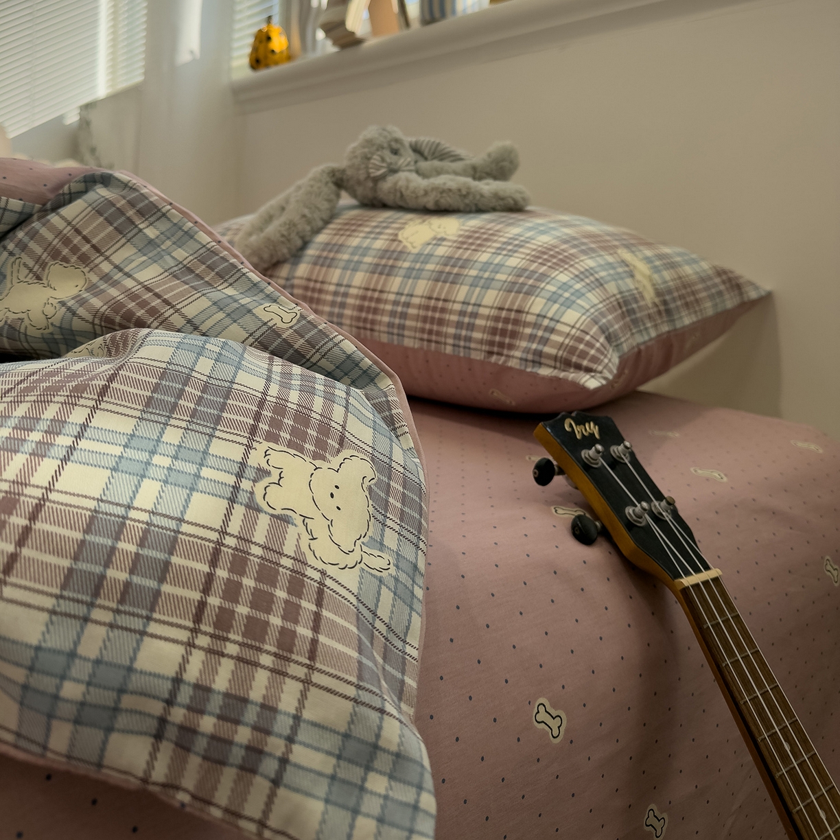 91家纺网 家纺一手货源 找家纺 呗旺鹿 2026春夏新款全棉纯棉40支12868卡通ins风四件套 H英伦格子小狗