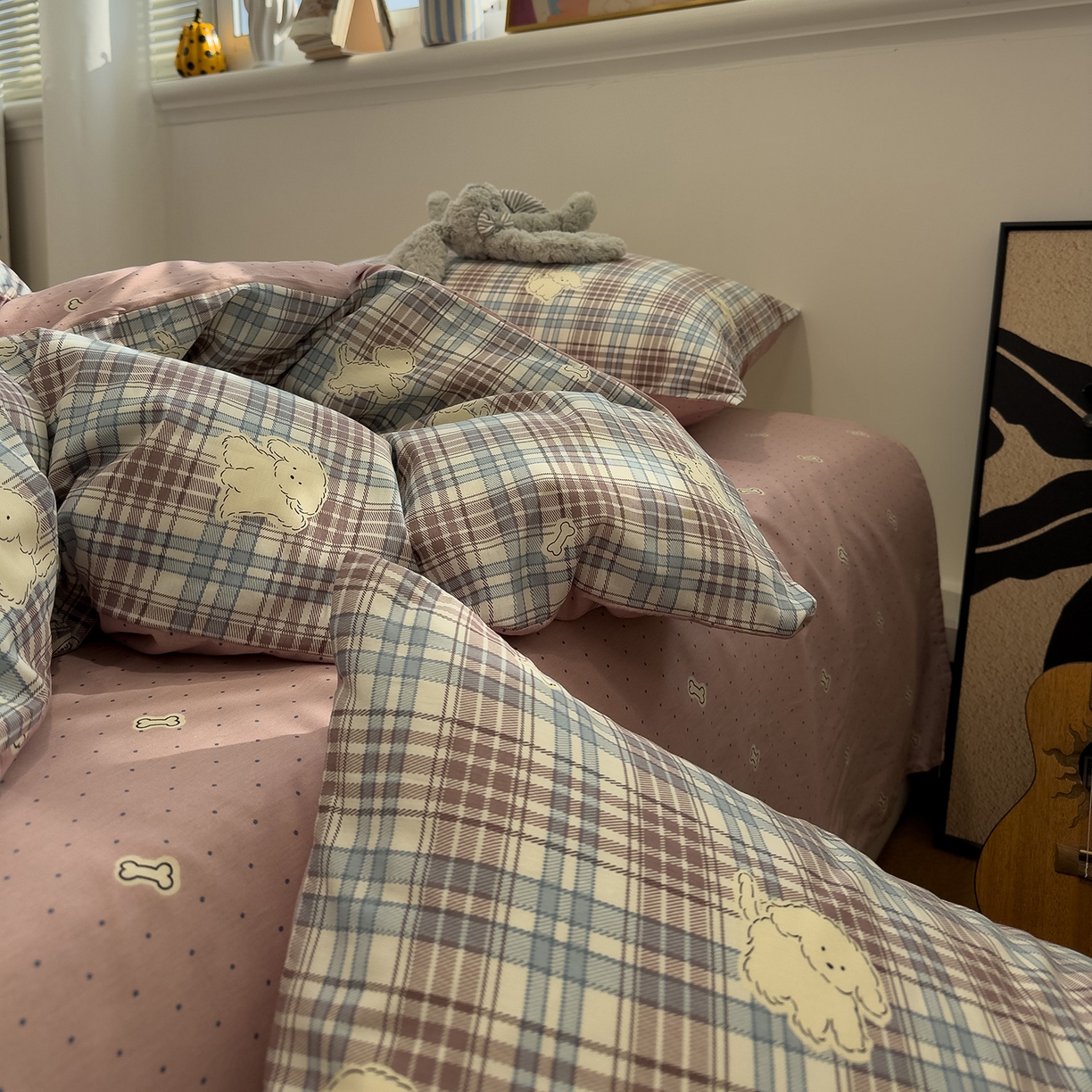 91家纺网 家纺一手货源 找家纺 呗旺鹿 2026春夏新款全棉纯棉40支12868卡通ins风四件套 H英伦格子小狗