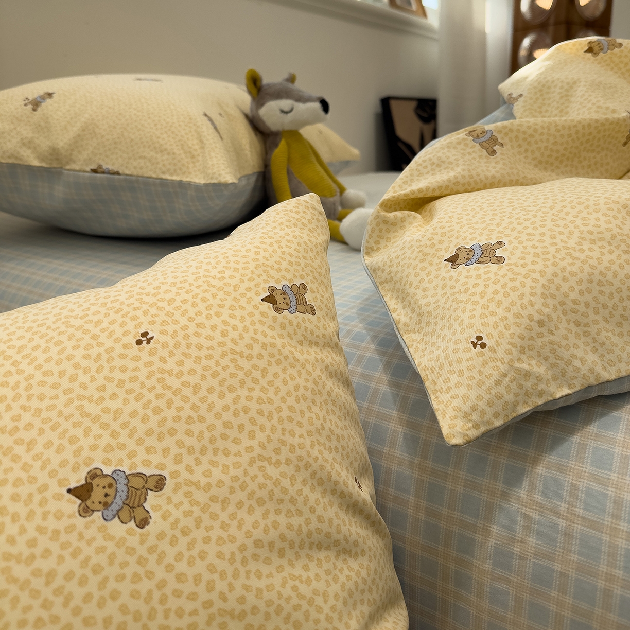 91家纺网 家纺一手货源 找家纺 呗旺鹿 2026春夏新款全棉纯棉40支12868卡通ins风四件套 帽子维尼