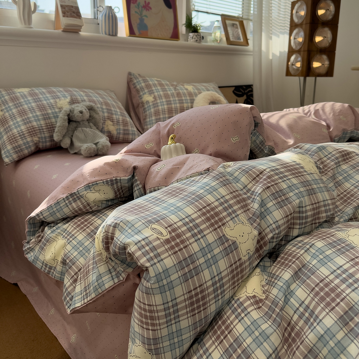 91家纺网 家纺一手货源 找家纺 呗旺鹿 2026春夏新款全棉纯棉40支12868卡通ins风四件套 H英伦格子小狗