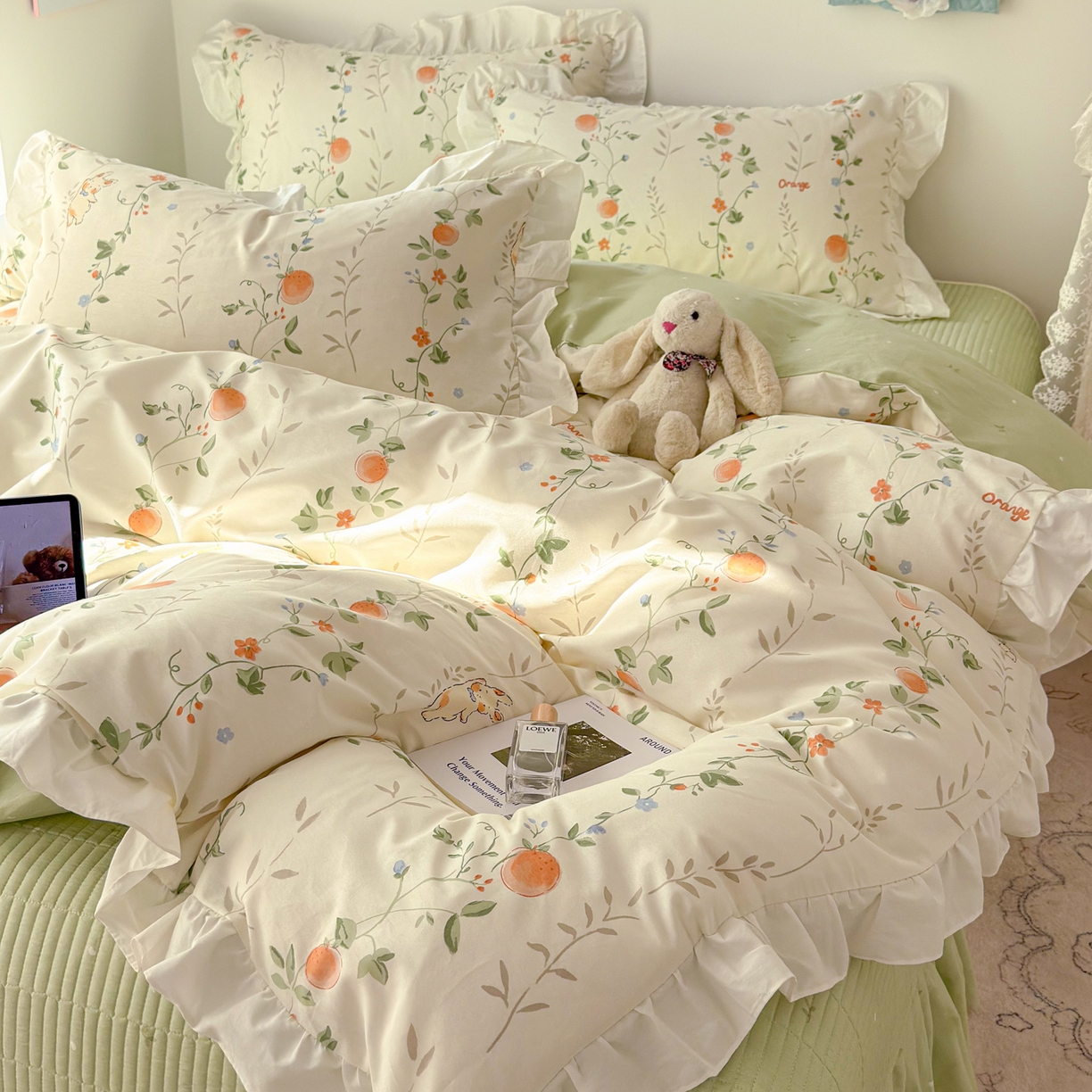 91家纺网 家纺一手货源 找家纺 简宜家居（朝初家纺） 2026新款全棉绗缝花边床盖四件套 牵藤兔