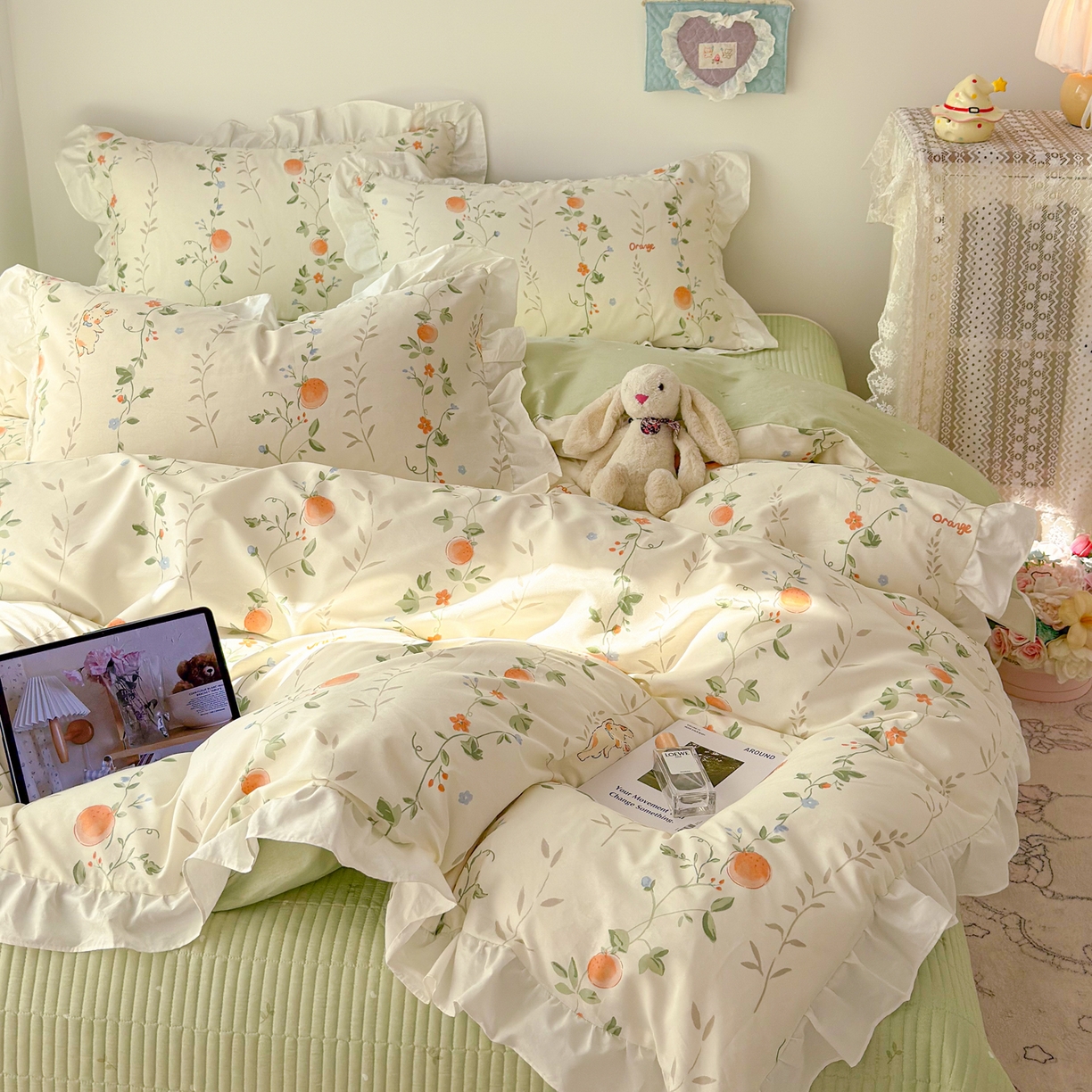 91家纺网 家纺一手货源 找家纺 简宜家居（朝初家纺） 2026新款全棉绗缝花边床盖四件套 牵藤兔