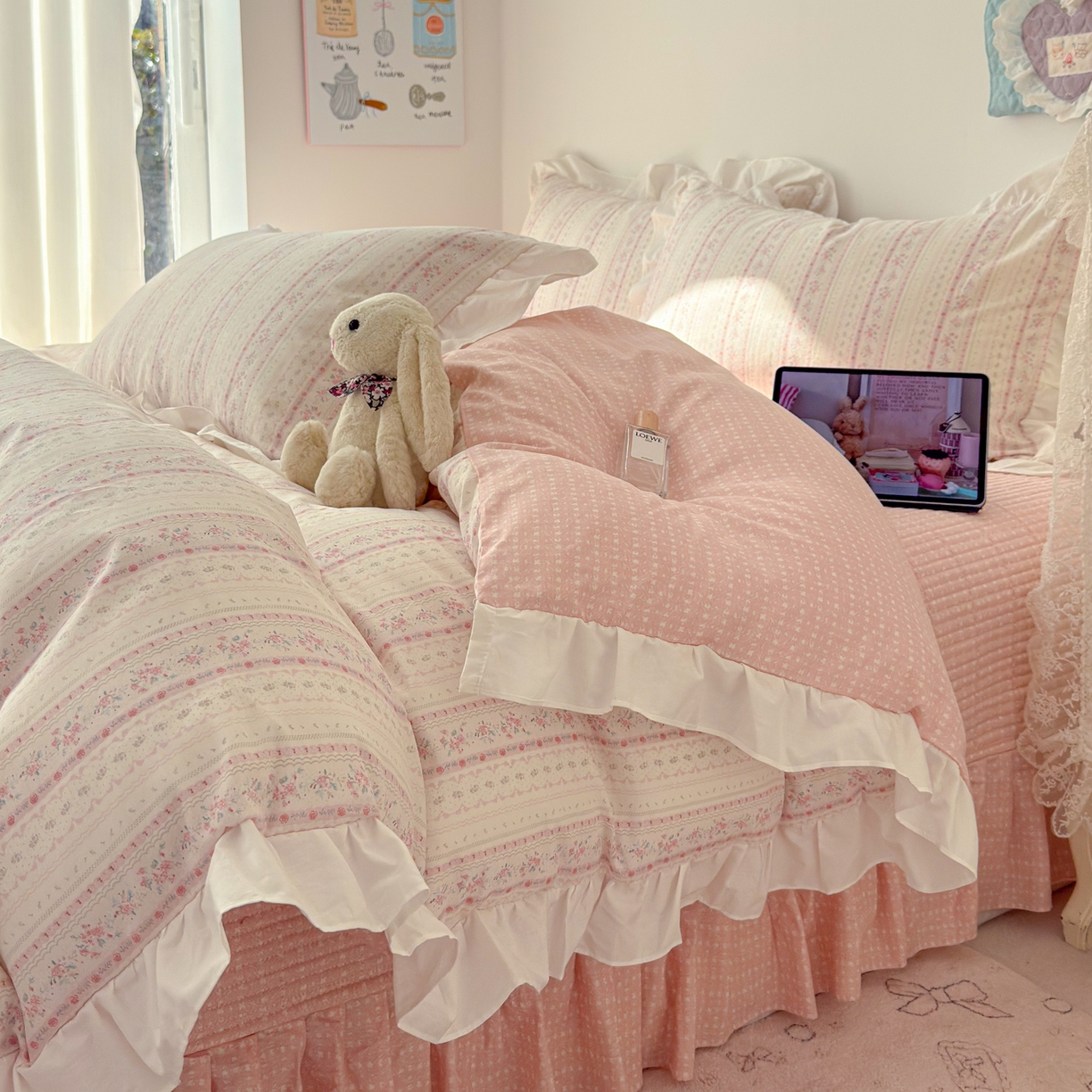 简宜家居（朝初家纺） 2026新款全棉绗缝花边床盖四件套 素条花-粉