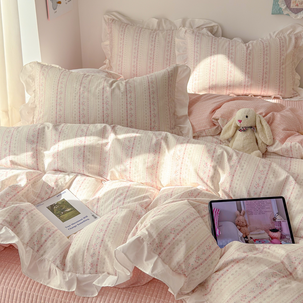 91家纺网 家纺一手货源 找家纺 简宜家居（朝初家纺） 2026新款全棉绗缝花边床盖四件套 素条花-粉