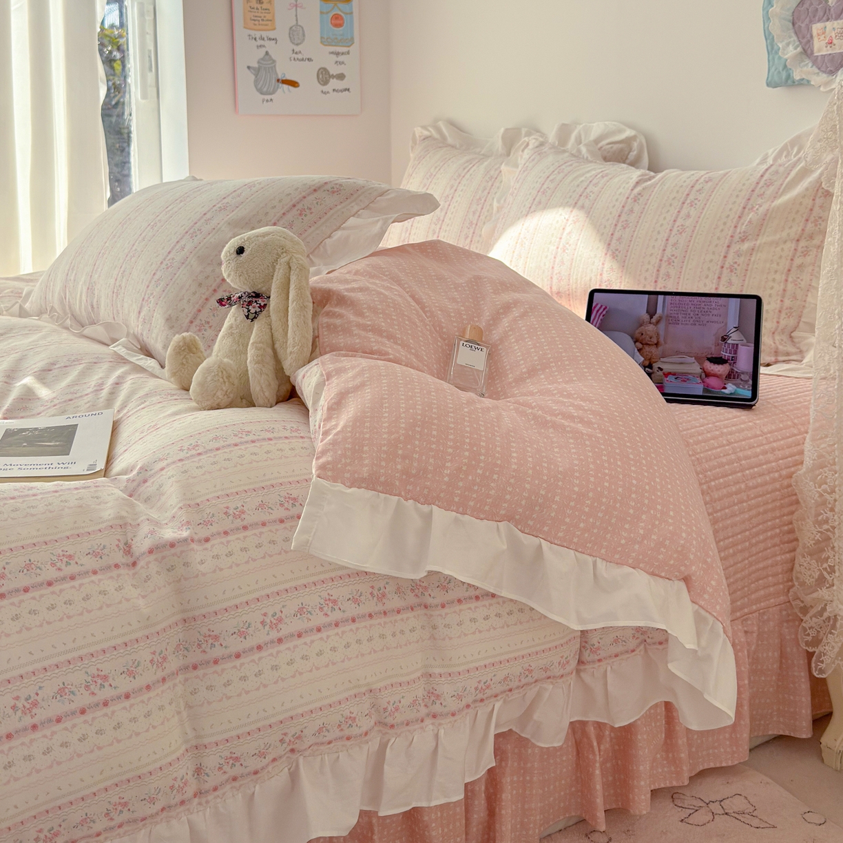 91家纺网 家纺一手货源 找家纺 简宜家居（朝初家纺） 2026新款全棉绗缝花边床盖四件套 素条花-粉