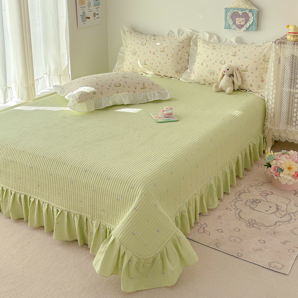 91家纺网 家纺一手货源 找家纺 简宜家居（朝初家纺） 2026新款全棉绗缝花边床盖四件套 兔与花笺