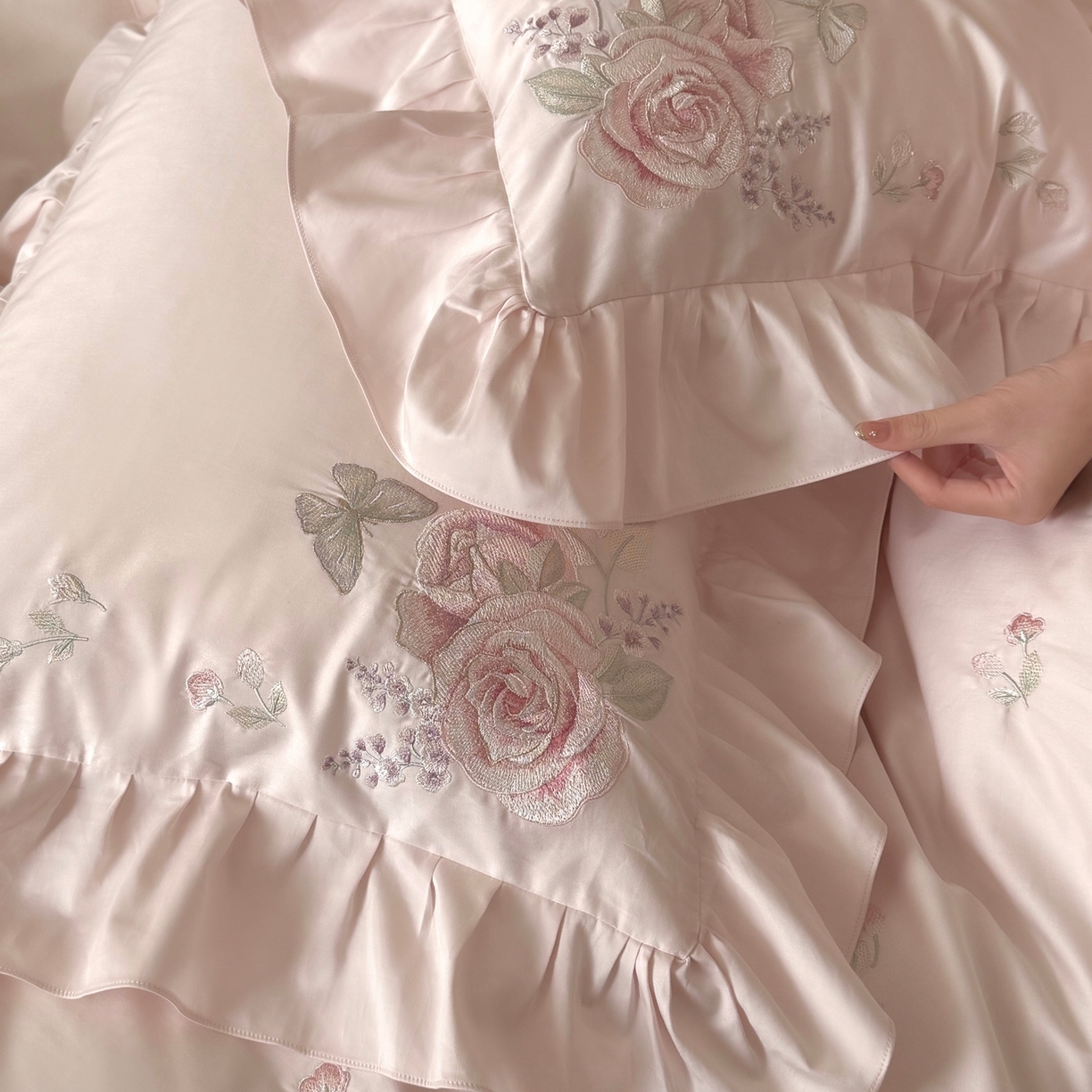 91家纺网 家纺一手货源 找家纺 （总）鹿班家居 2026新款100S长绒棉纯棉精密刺绣系列四件套-邂逅庄园（标准会员-20元)