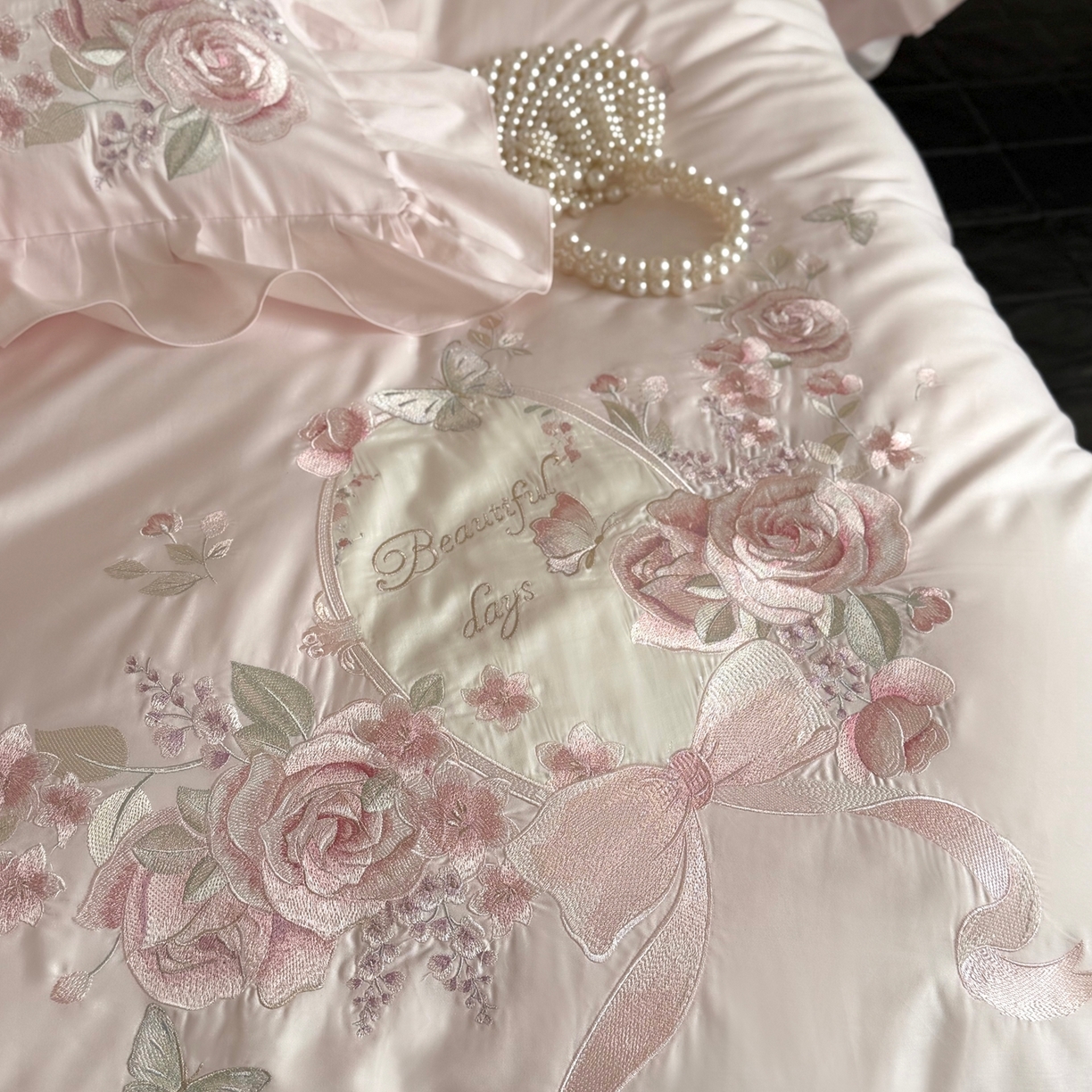 91家纺网 家纺一手货源 找家纺 （总）鹿班家居 2026新款100S长绒棉纯棉精密刺绣系列四件套-邂逅庄园（标准会员-20元)