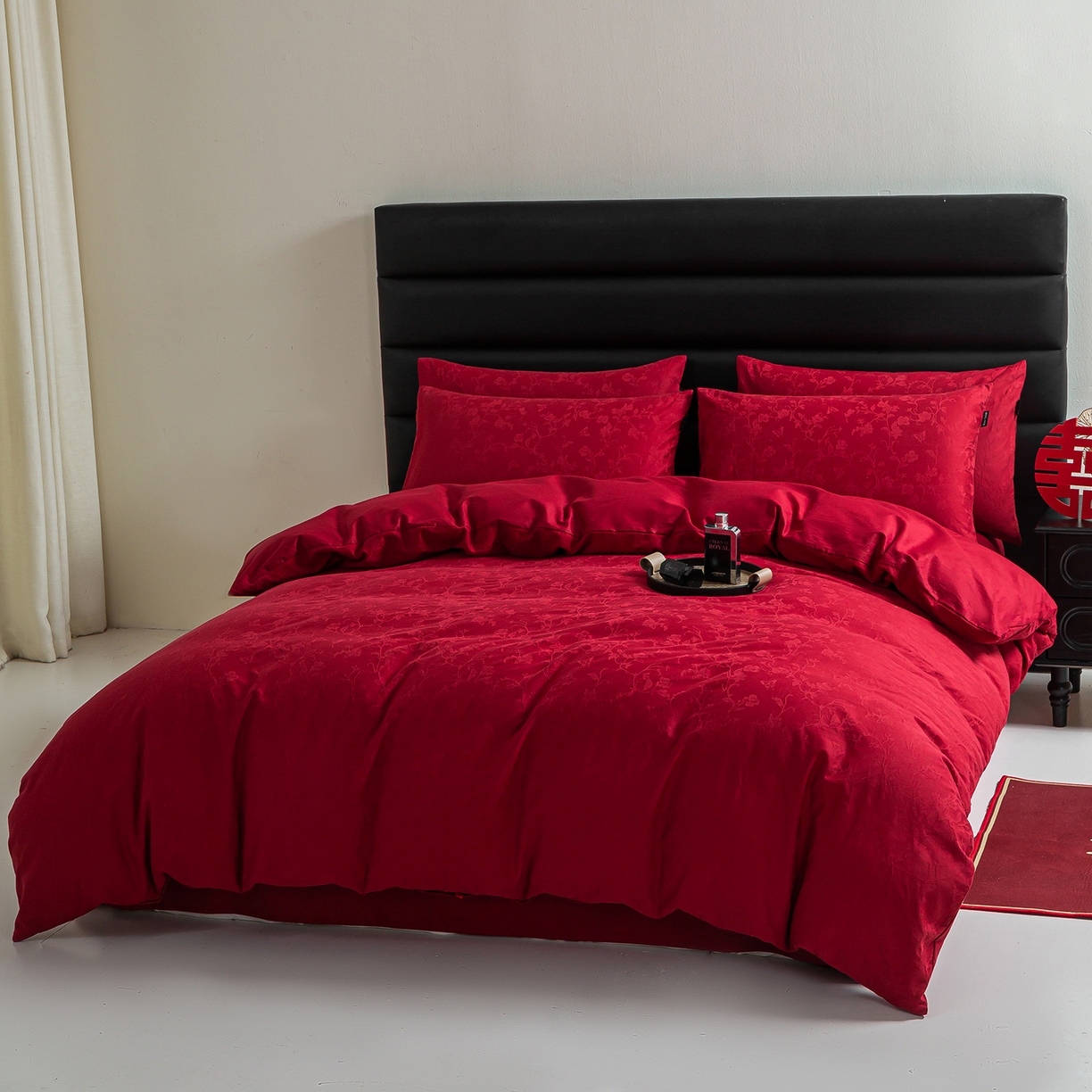 91家纺网 家纺一手货源 找家纺 典曼家纺 2026新款全棉贡缎提花红色婚庆纯棉四件套 露柯