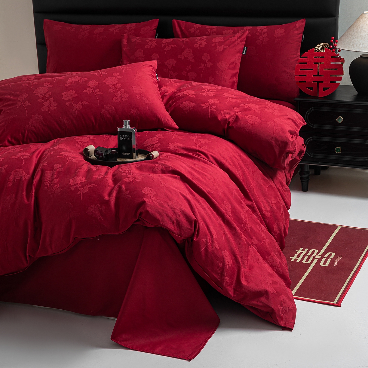 91家纺网 家纺一手货源 找家纺 典曼家纺 2026新款全棉贡缎提花红色婚庆纯棉四件套 岁月留声