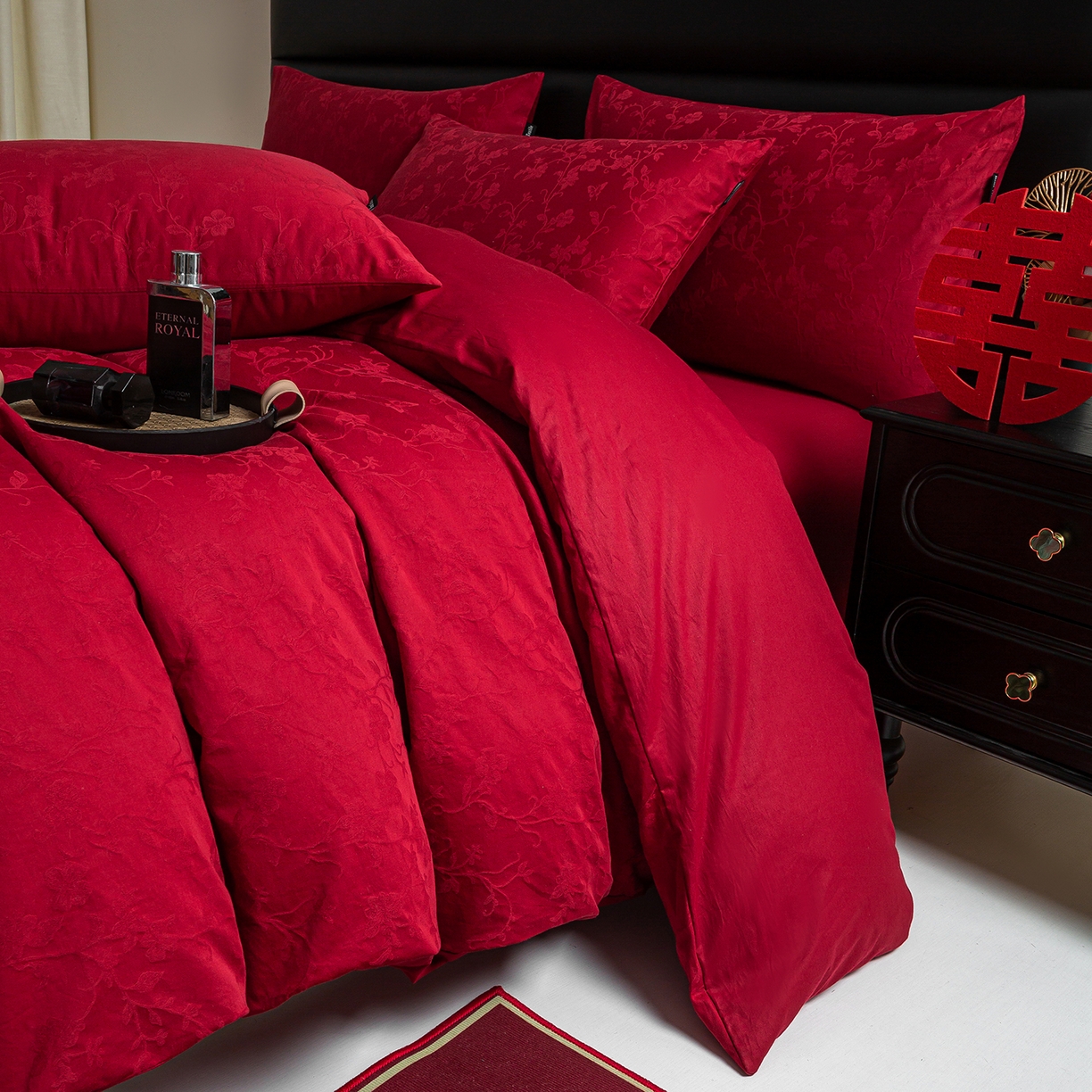 91家纺网 家纺一手货源 找家纺 典曼家纺 2026新款全棉贡缎提花红色婚庆纯棉四件套 露柯