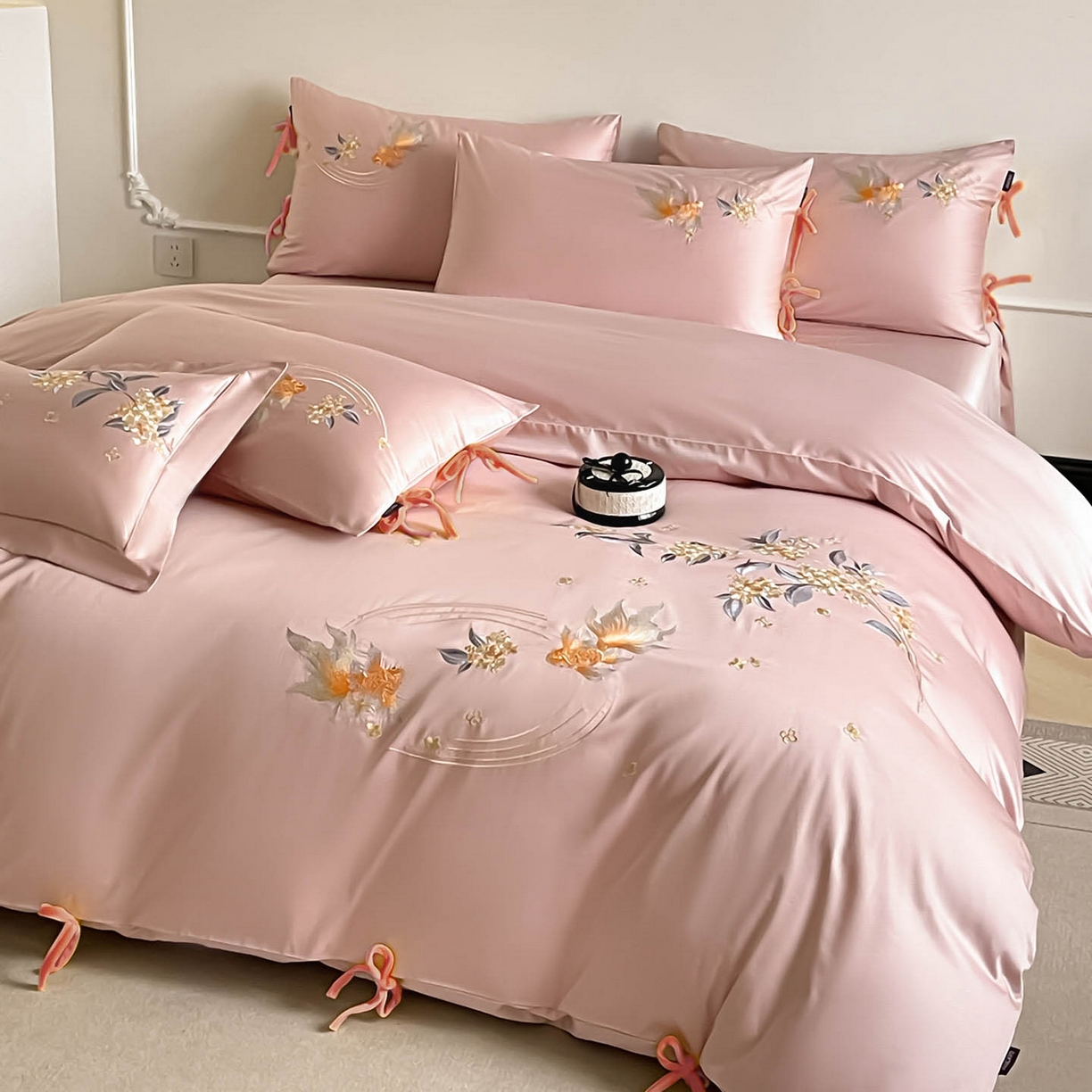 91家纺网 家纺一手货源 找家纺  2026新款50S双股A类长绒棉纯棉四件套全棉喜庆刺绣被套床单床笠-福瑞锦鲤 福瑞锦鲤-粉