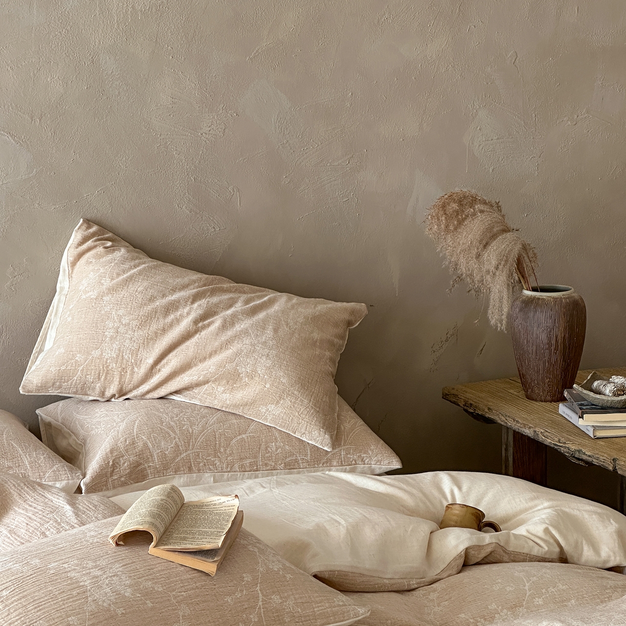 91家纺网 家纺一手货源 找家纺 爱丽丝 2026新款色织提花棉麻四件套系列 浅雾枝雪