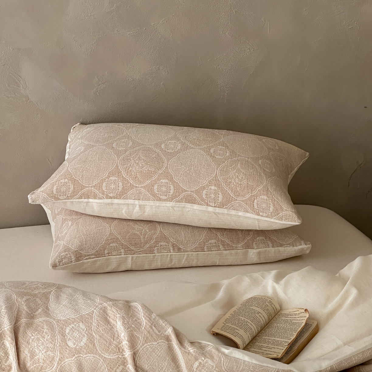 91家纺网 家纺一手货源 找家纺 爱丽丝 2026新款色织提花棉麻四件套系列 栖云锦团