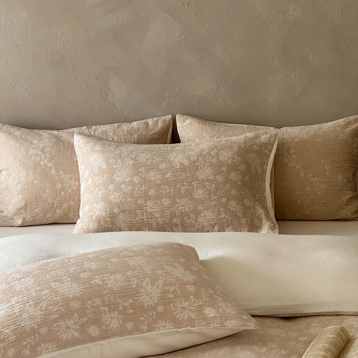 91家纺网 家纺一手货源 找家纺 爱丽丝 2026新款色织提花棉麻四件套系列 浅絮花颜