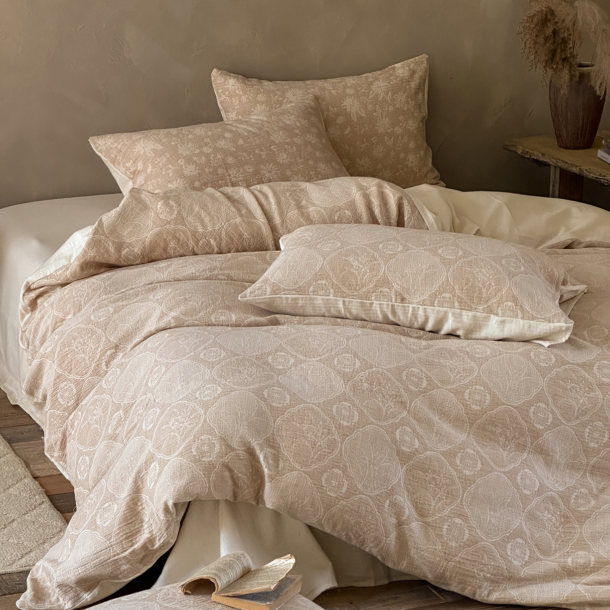 91家纺网 家纺一手货源 找家纺 爱丽丝 2026新款色织提花棉麻四件套系列 栖云锦团