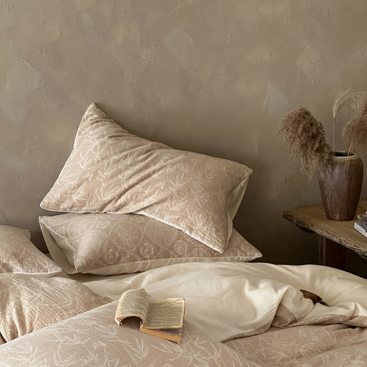 91家纺网 家纺一手货源 找家纺 爱丽丝 2026新款色织提花棉麻四件套系列 竹影栖蝶