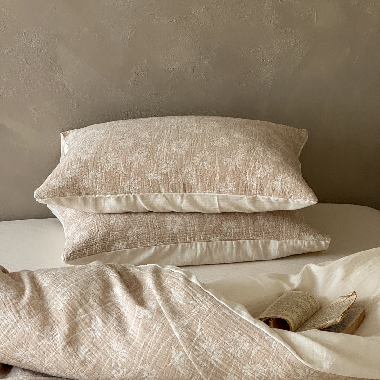 91家纺网 家纺一手货源 找家纺 爱丽丝 2026新款色织提花棉麻四件套系列 素枝花曳