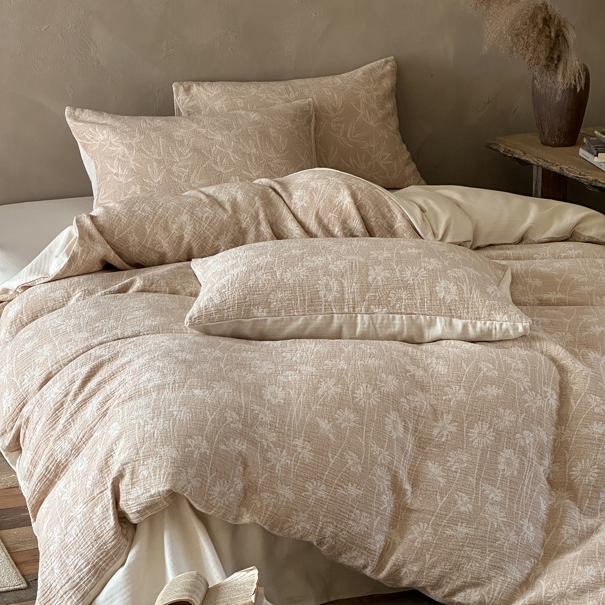 91家纺网 家纺一手货源 找家纺 爱丽丝 2026新款色织提花棉麻四件套系列 素枝花曳