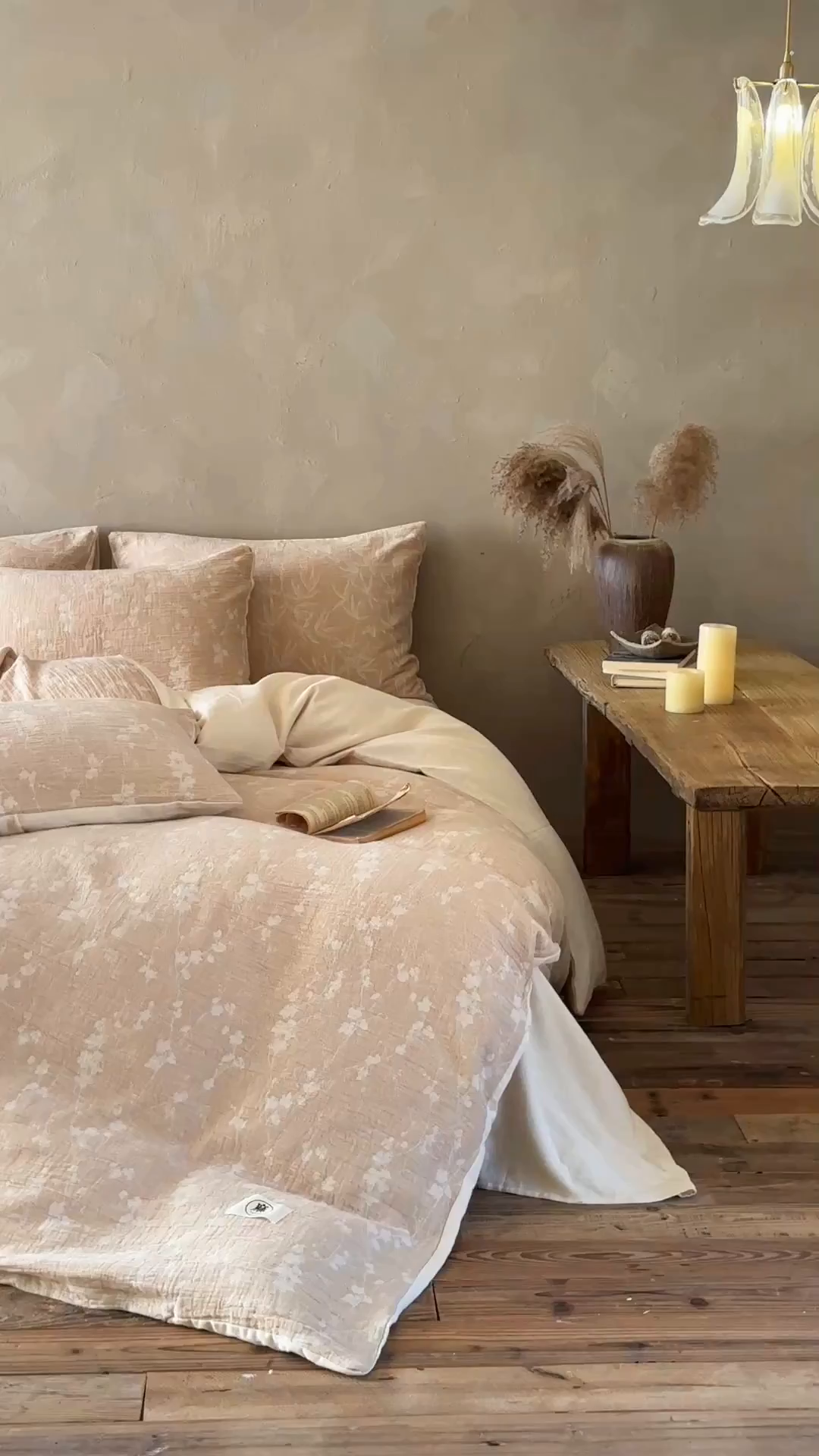 91家纺网 家纺一手货源 找家纺 爱丽丝 2026新款色织提花棉麻四件套系列 烟枝花缕