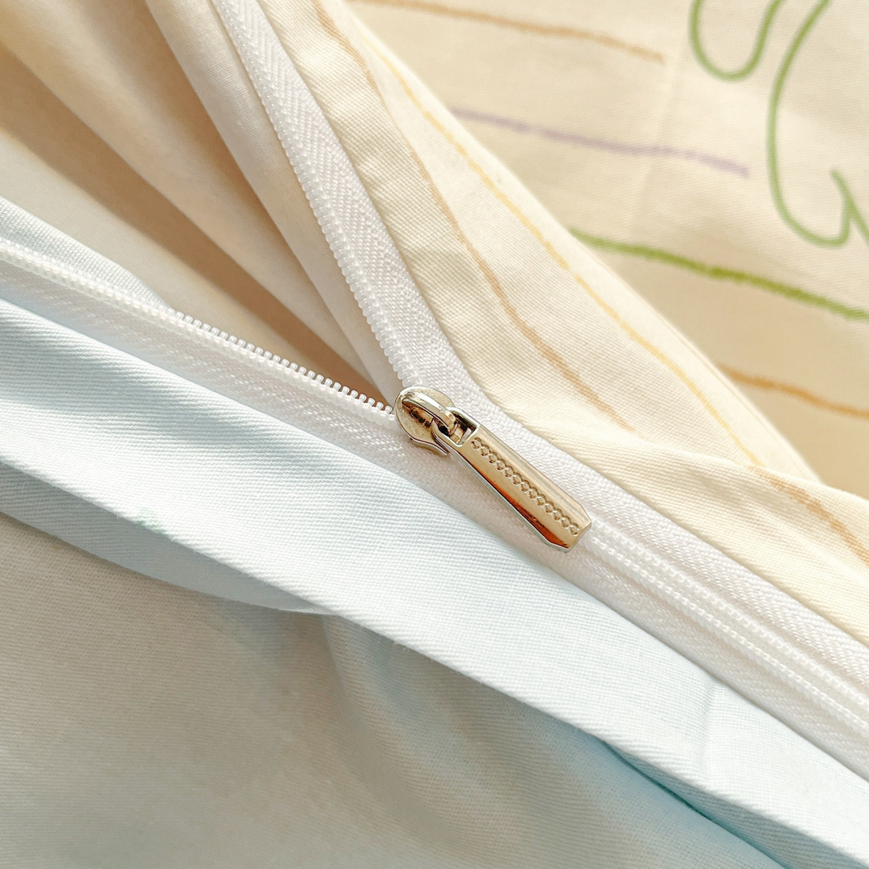 91家纺网 家纺一手货源 找家纺 吉象家纺 2026春夏新款全棉印花四件套第二批 线条猫